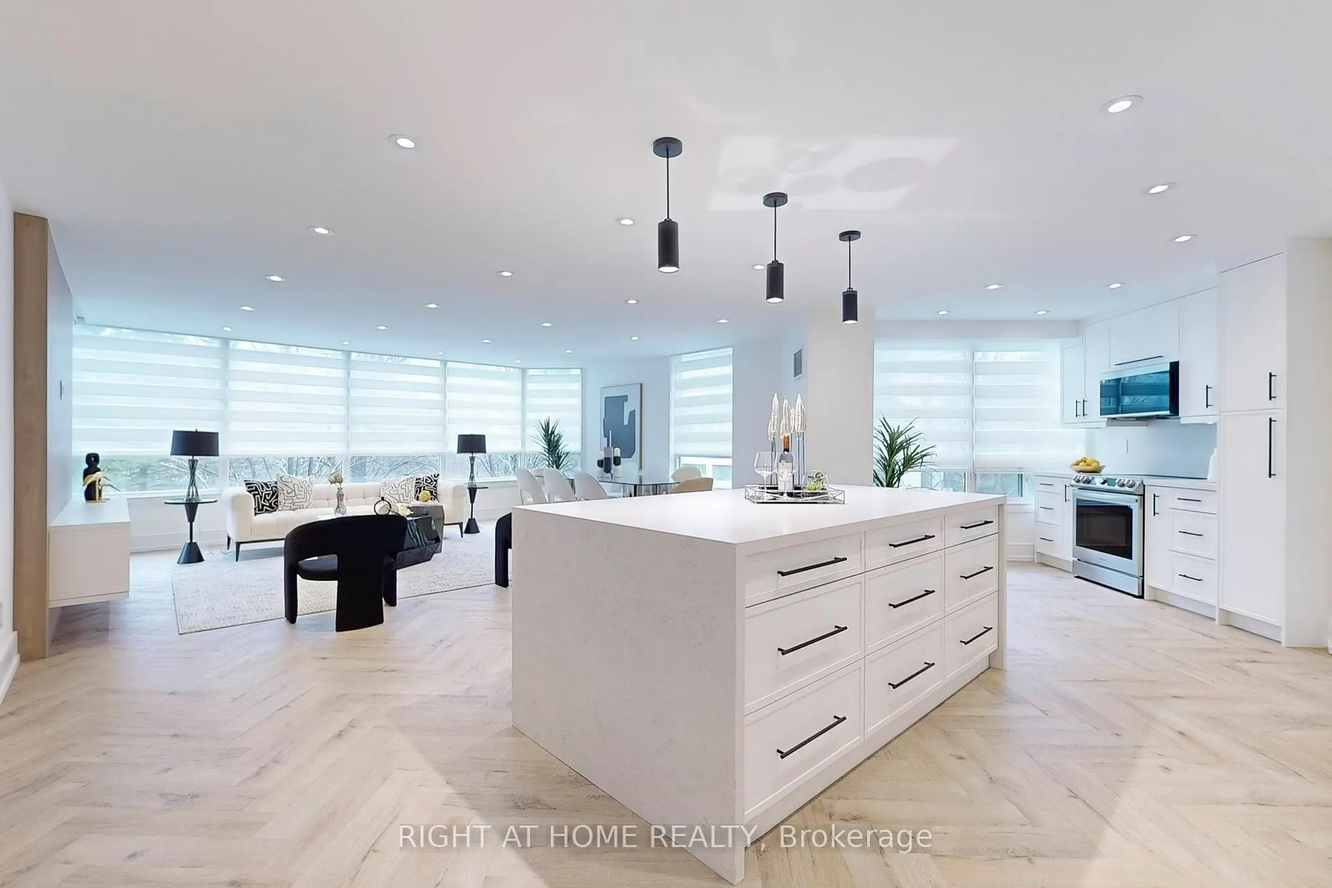 Photo 13 of Unit 303, 120 Promenade Circle, Vaughan, Brownridge — HOMEH