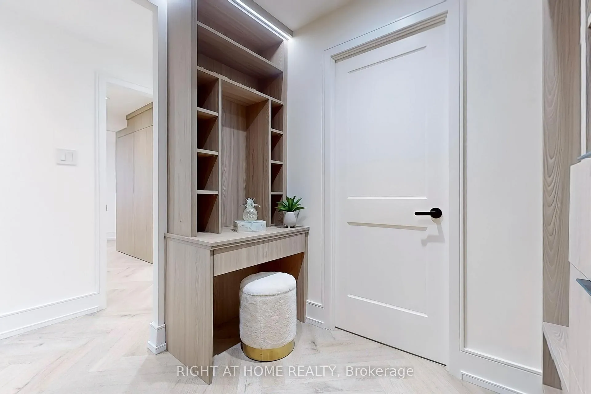 Photo 20 of Unit 303, 120 Promenade Circle, Vaughan, Brownridge — HOMEH