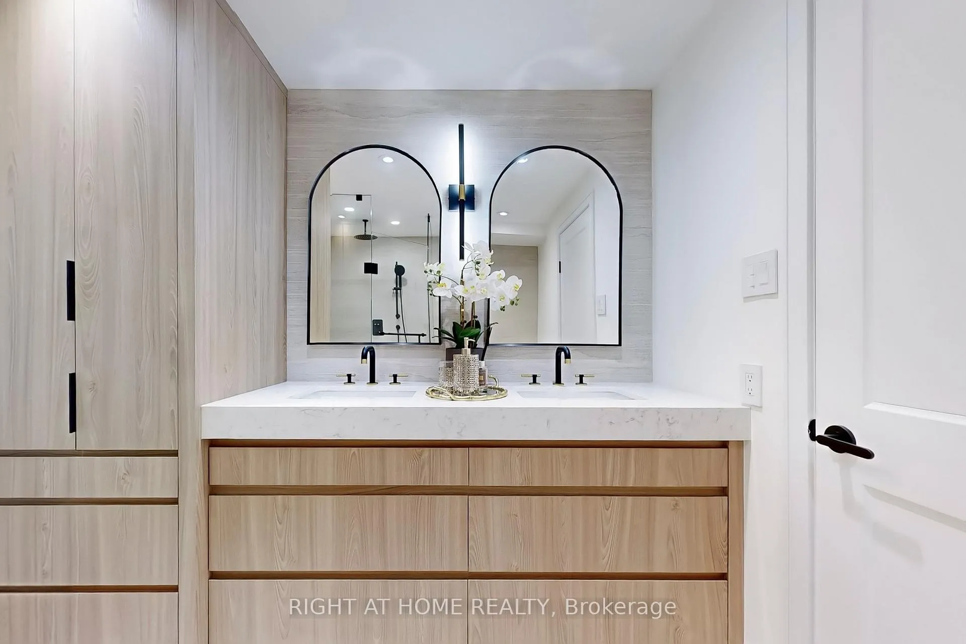 Photo 22 of Unit 303, 120 Promenade Circle, Vaughan, Brownridge — HOMEH