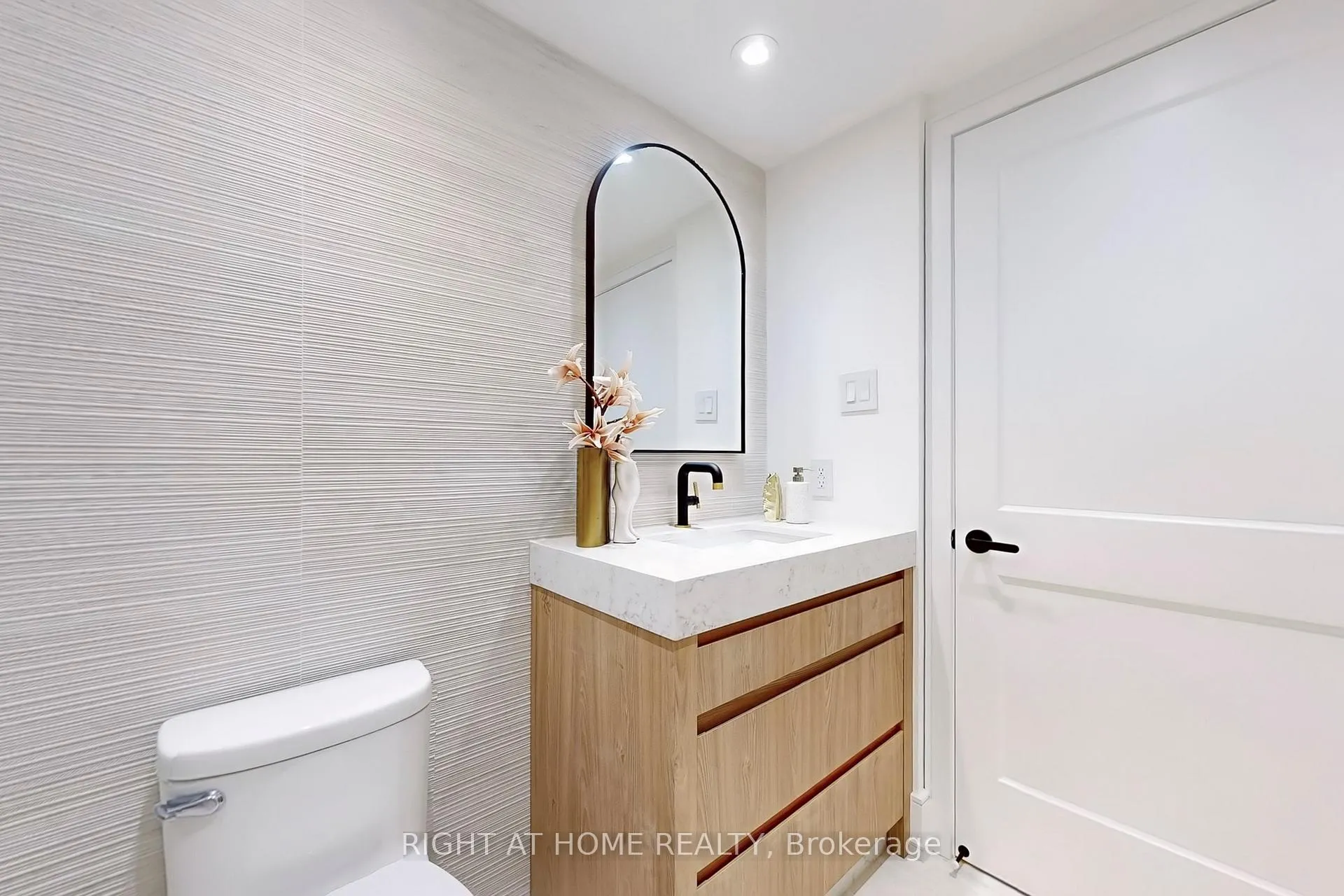 Photo 33 of Unit 303, 120 Promenade Circle, Vaughan, Brownridge — HOMEH