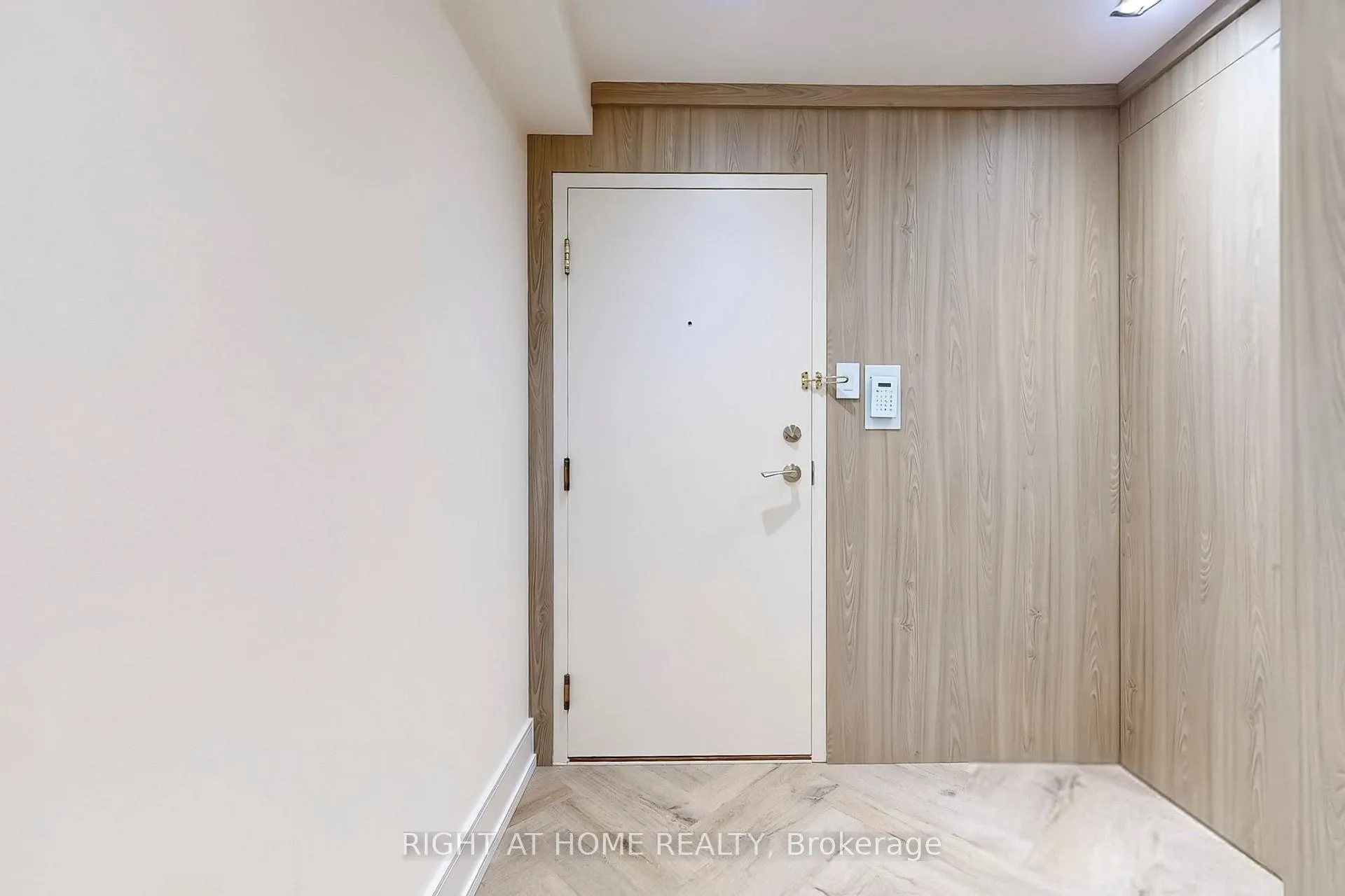 Photo 34 of Unit 303, 120 Promenade Circle, Vaughan, Brownridge — HOMEH