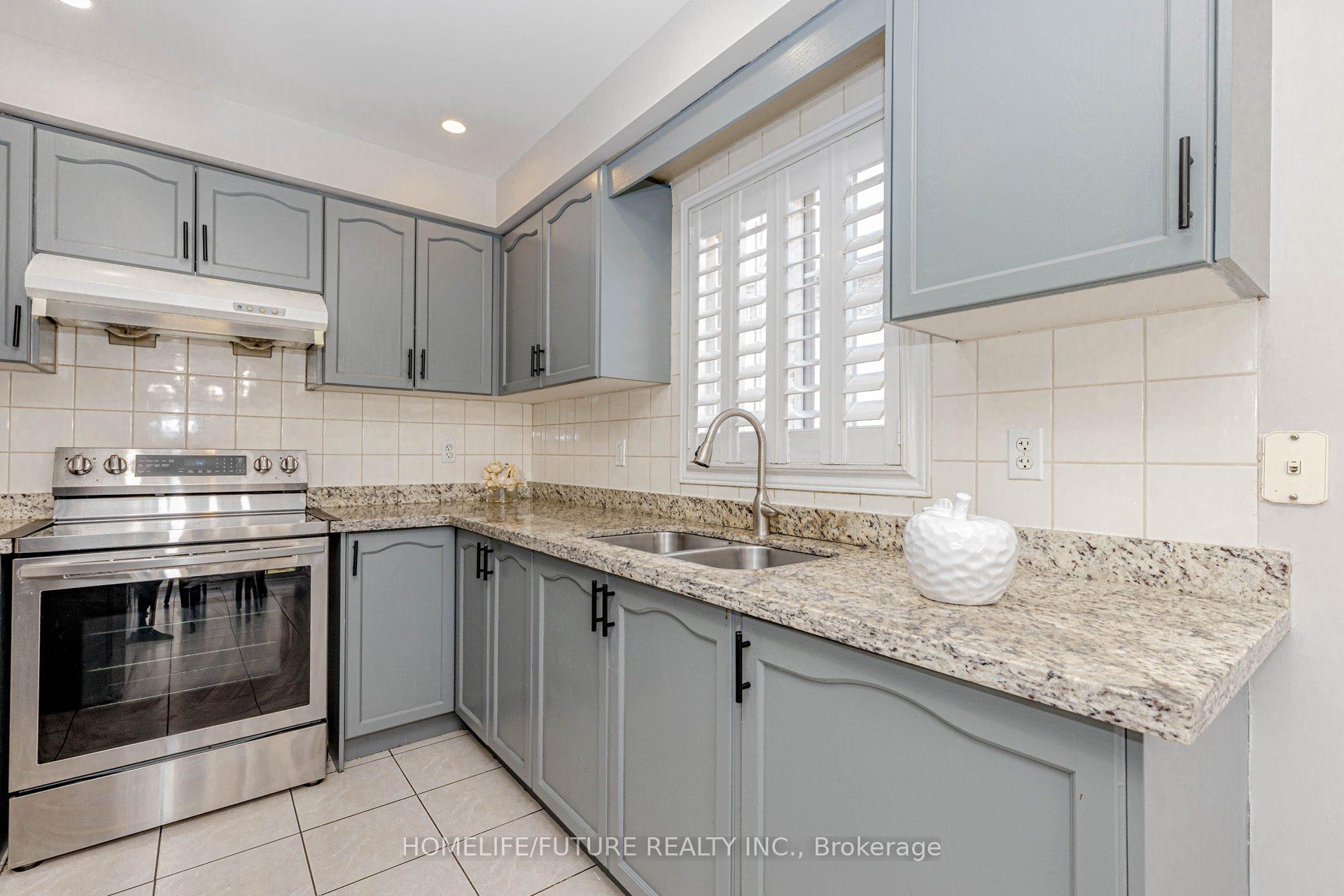 Photo 13 of 137 Zia Dodda Crescent, Brampton, Bram East — HOMEH