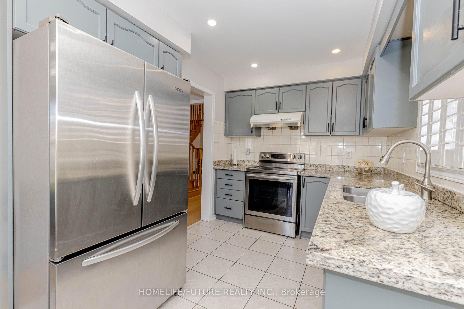 Photo 14 of 137 Zia Dodda Crescent, Brampton, Bram East — HOMEH