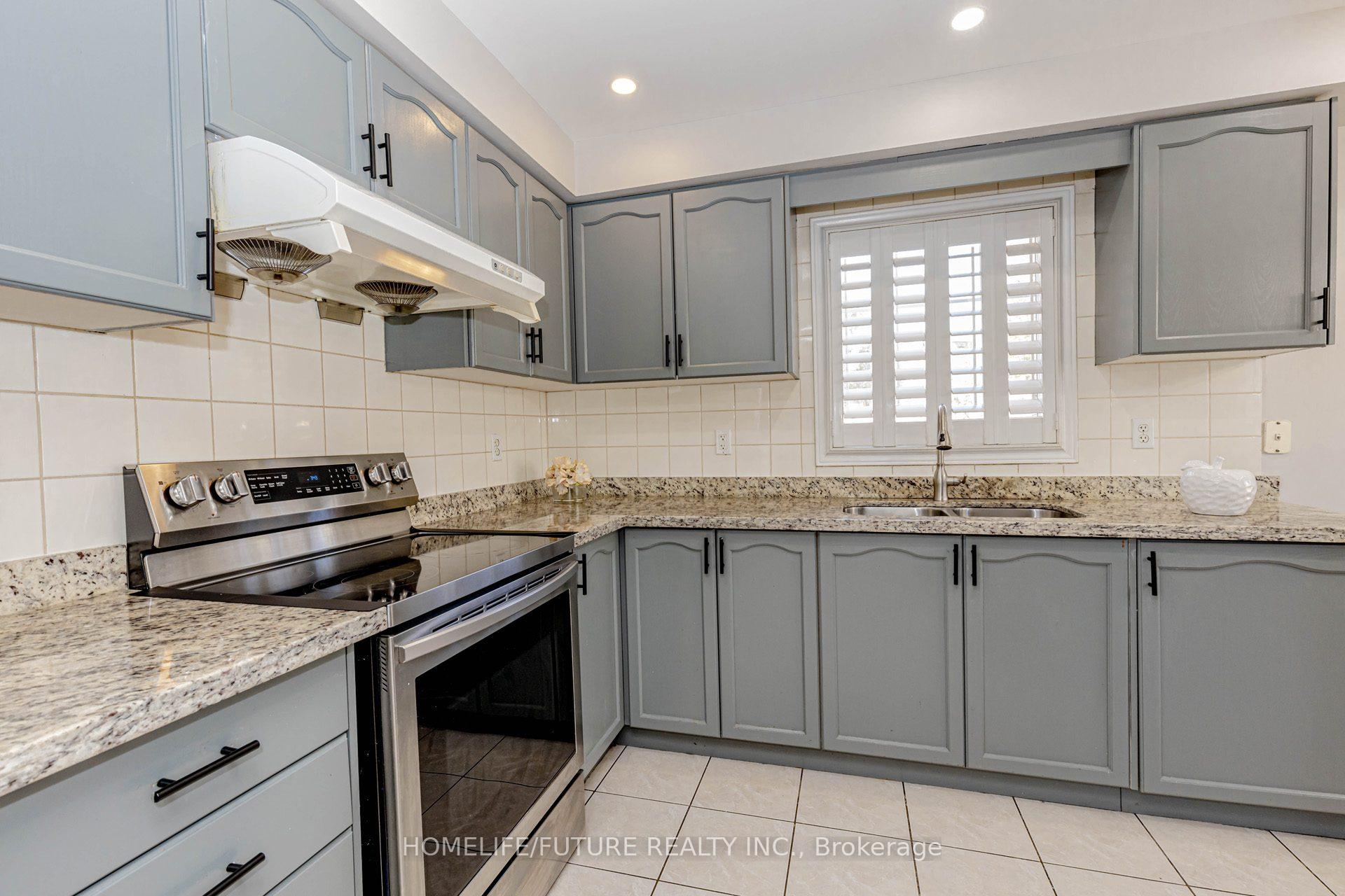 Photo 16 of 137 Zia Dodda Crescent, Brampton, Bram East — HOMEH