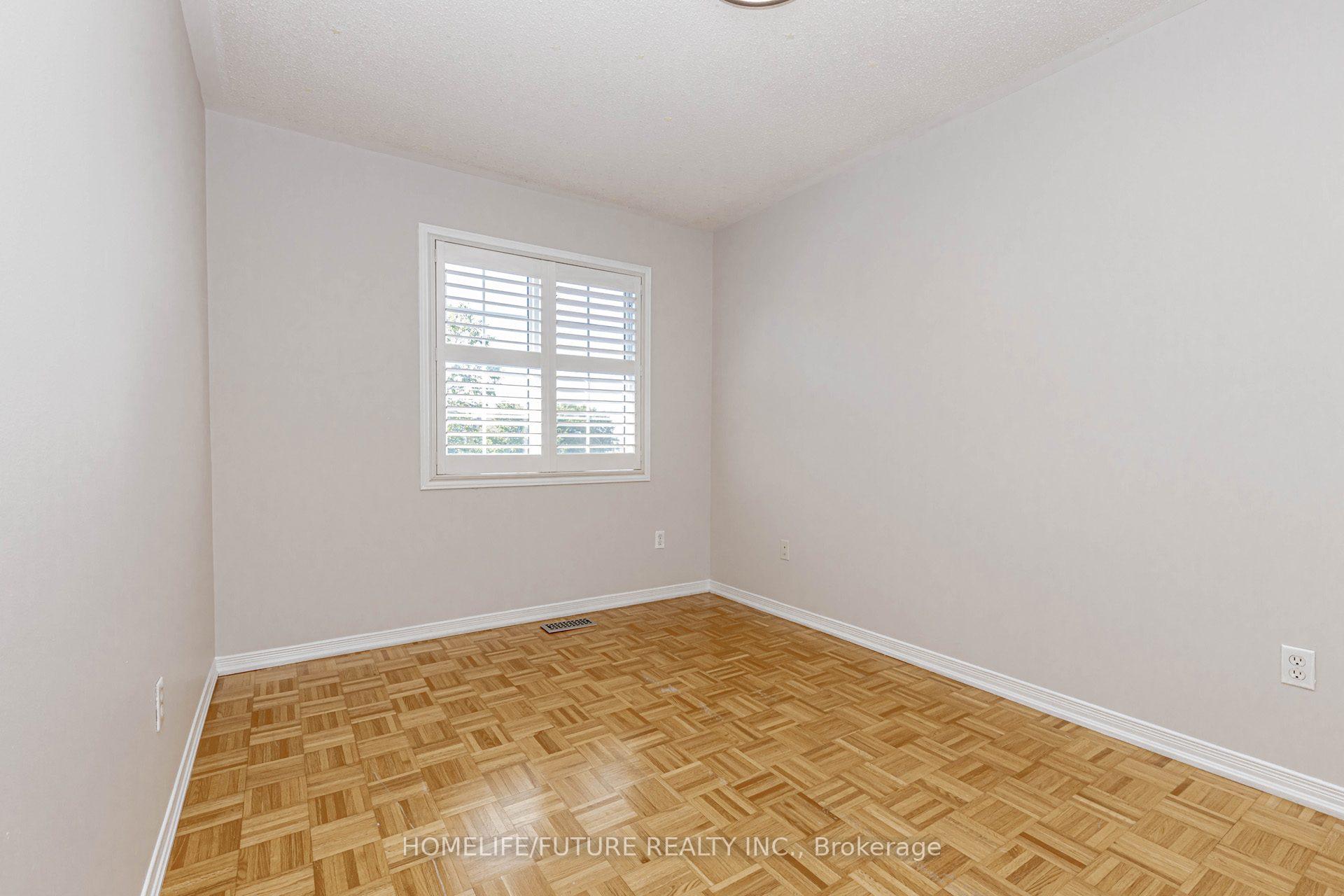 Photo 24 of 137 Zia Dodda Crescent, Brampton, Bram East — HOMEH