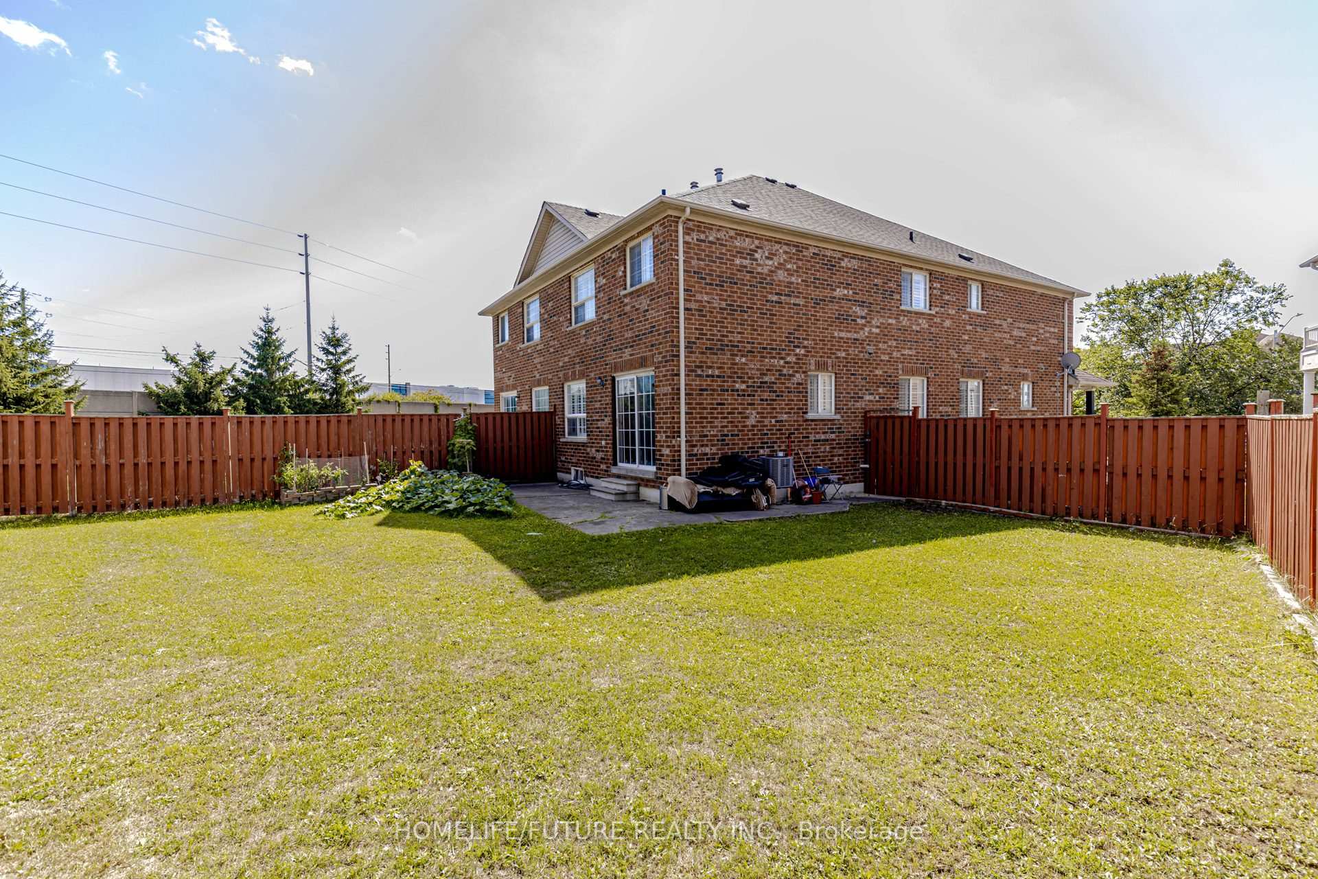Photo 33 of 137 Zia Dodda Crescent, Brampton, Bram East — HOMEH