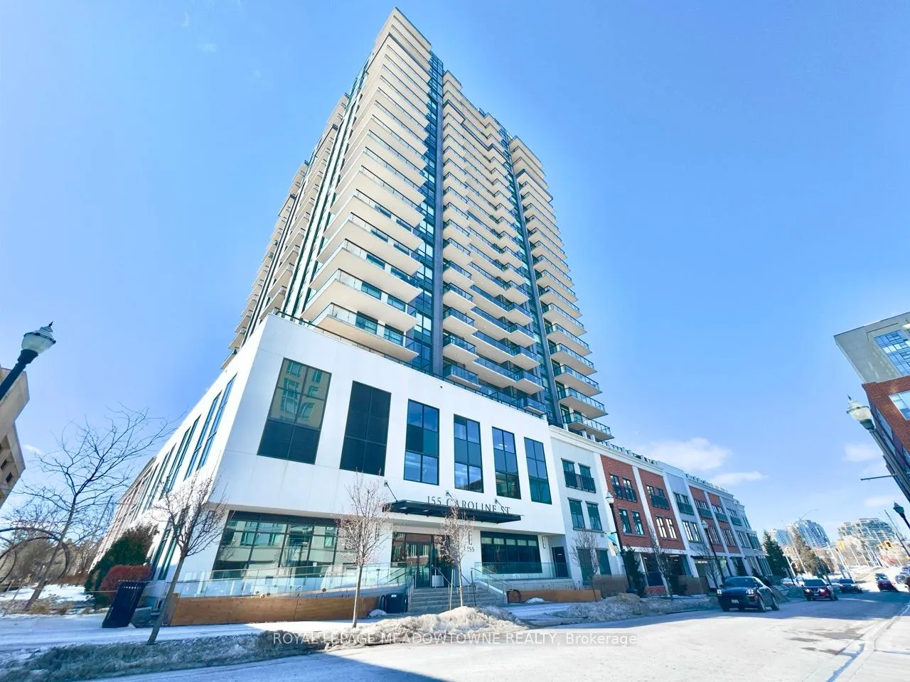 Front of Unit 907, 155 Caroline Street S