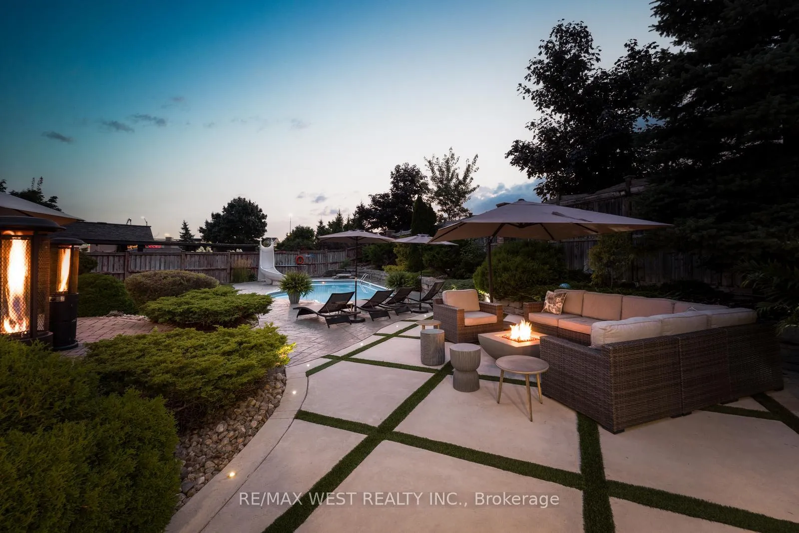 Photo 6 of 131 Cherokee Drive, Vaughan, Maple — HOMEH