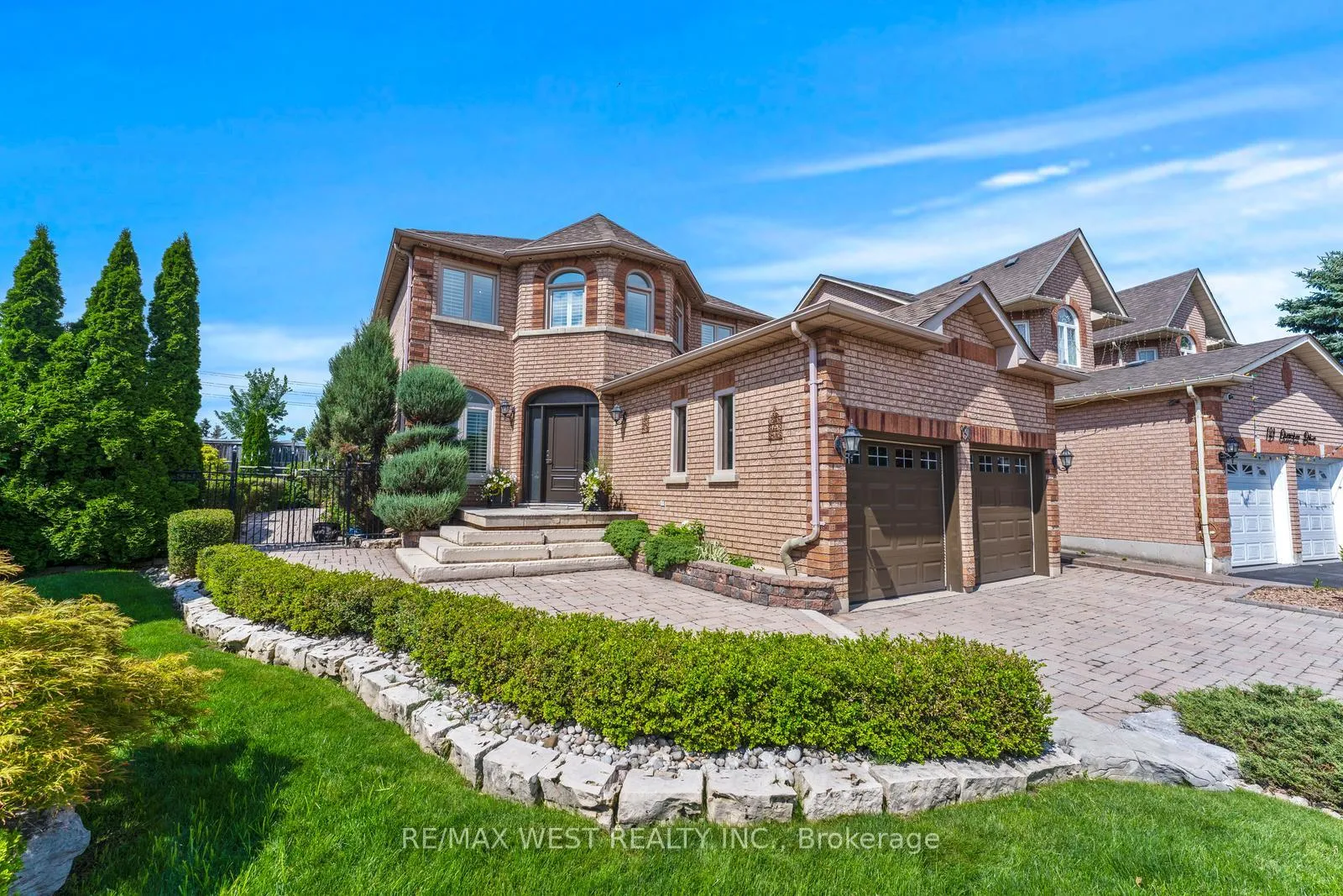 Photo 7 of 131 Cherokee Drive, Vaughan, Maple — HOMEH