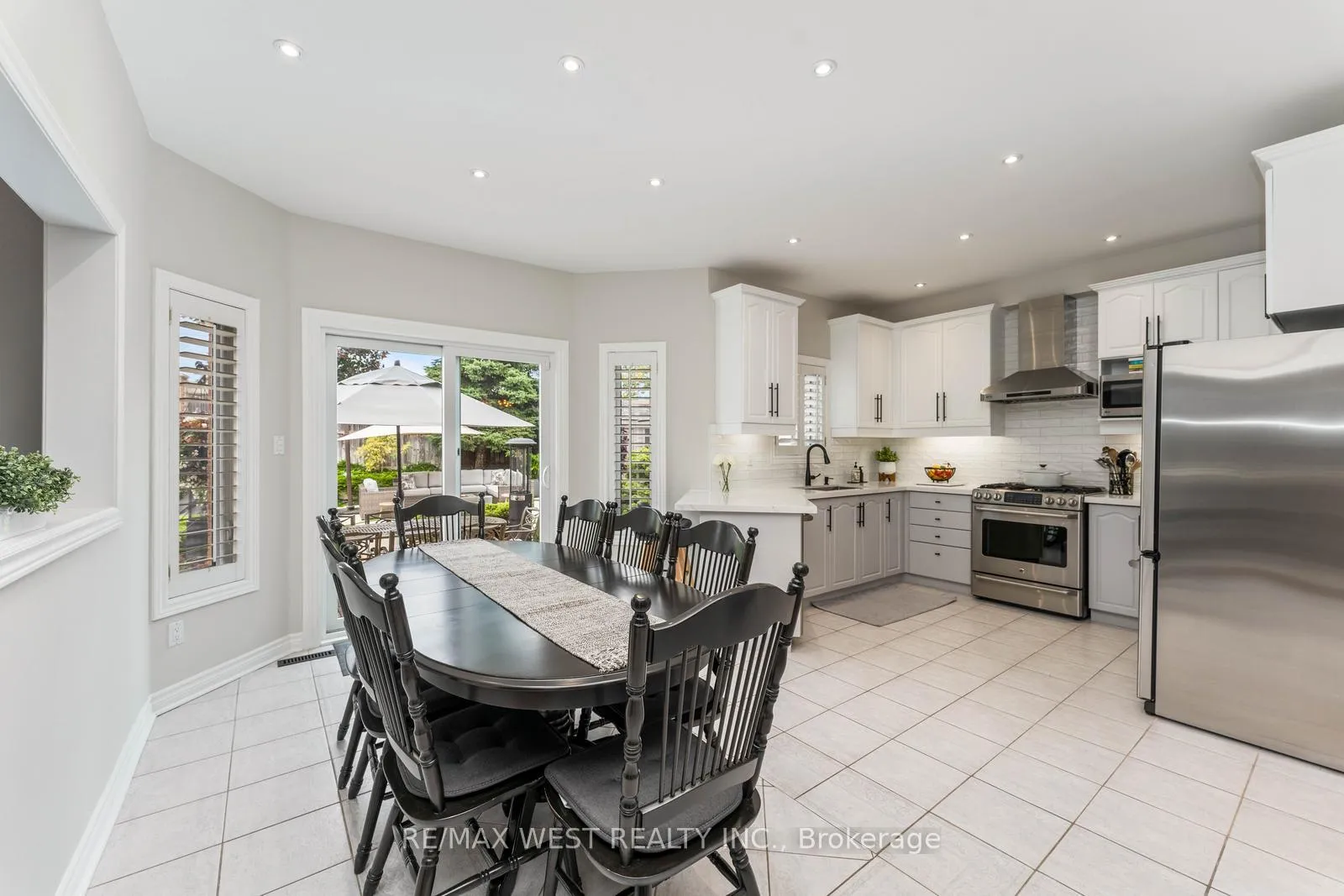 Photo 14 of 131 Cherokee Drive, Vaughan, Maple — HOMEH