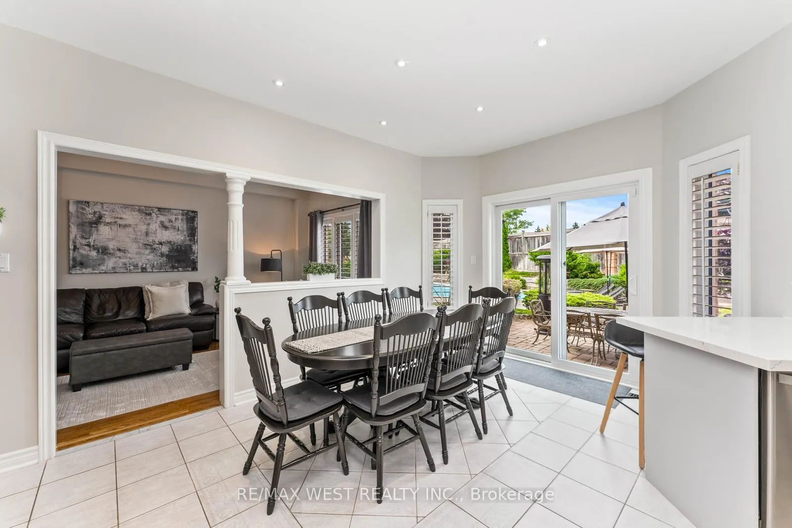 Photo 15 of 131 Cherokee Drive, Vaughan, Maple — HOMEH