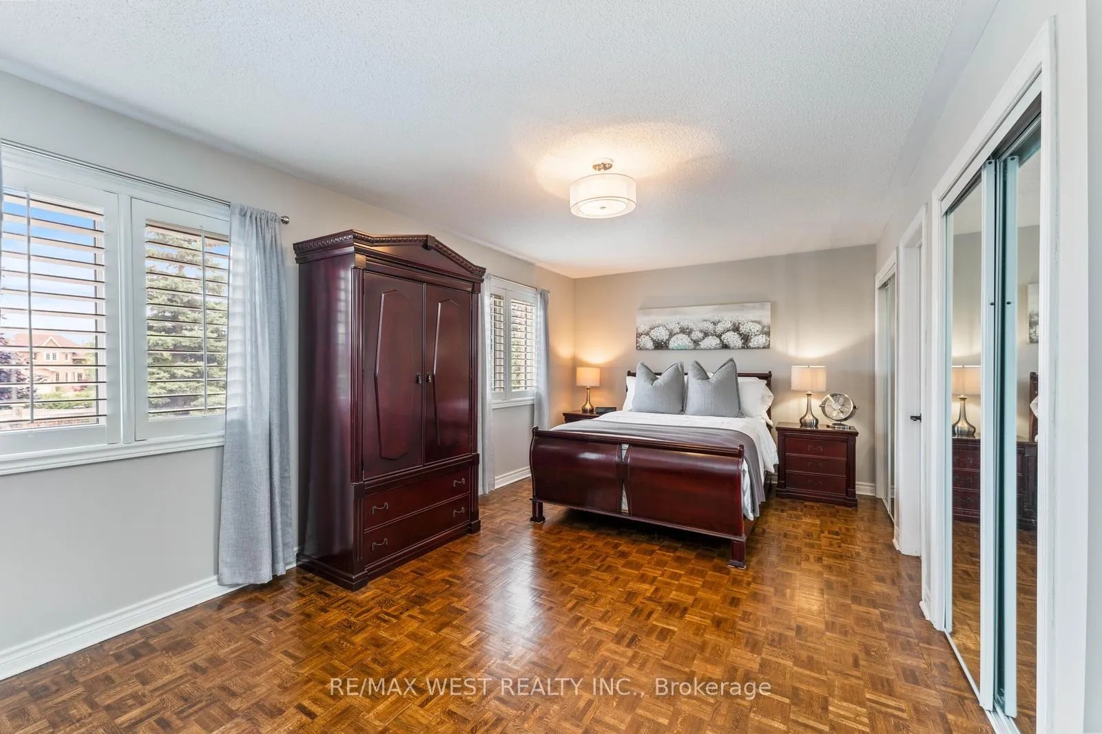 Photo 23 of 131 Cherokee Drive, Vaughan, Maple — HOMEH