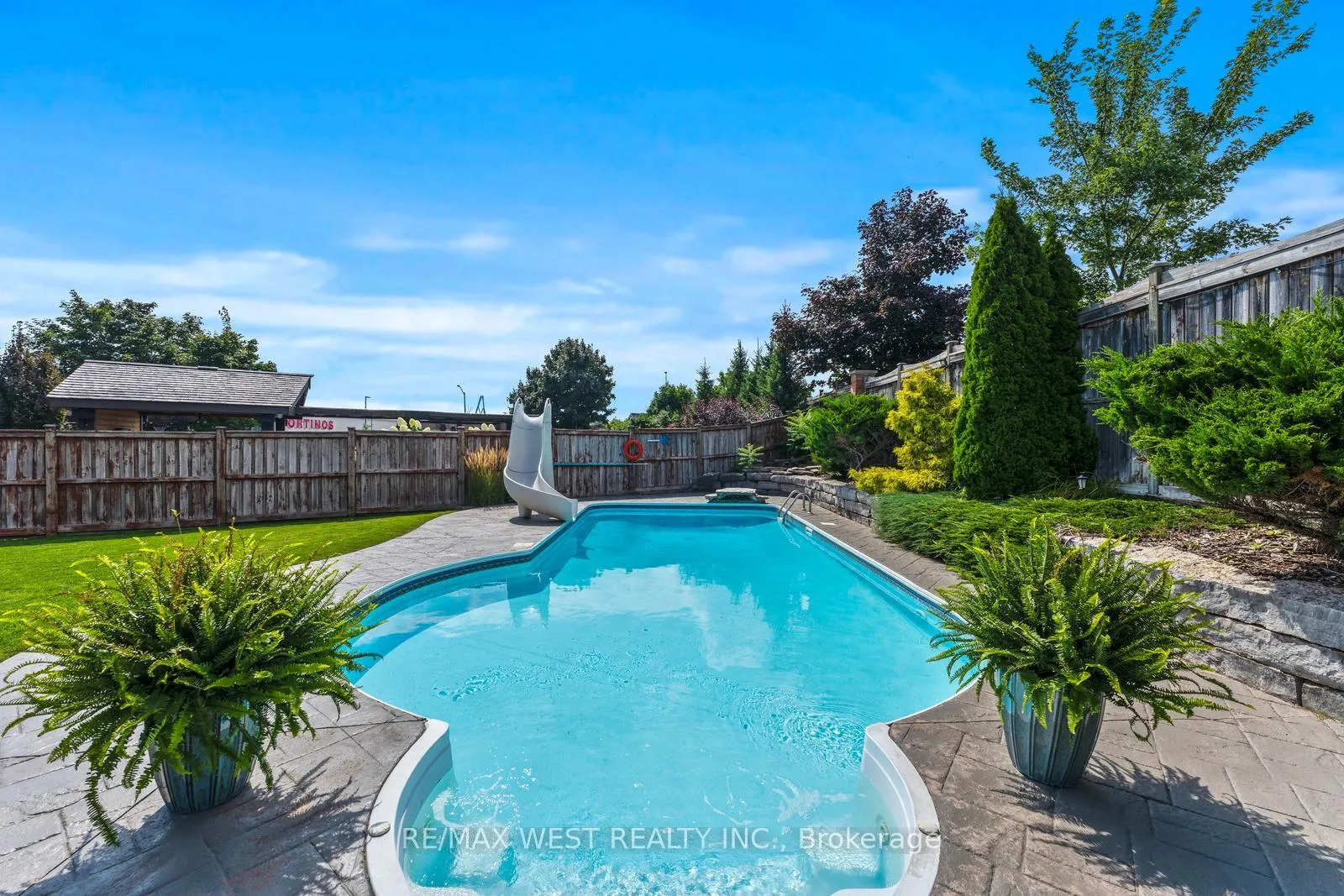 Photo 36 of 131 Cherokee Drive, Vaughan, Maple — HOMEH