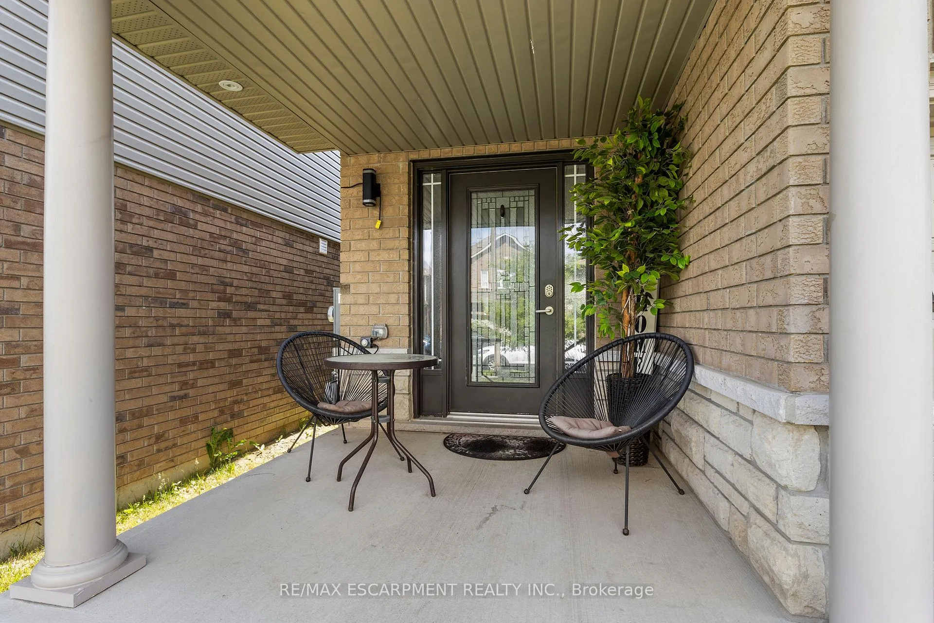 Photo 4 of 89 Keystone Crescent, Hamilton, Stoney Creek — HOMEH