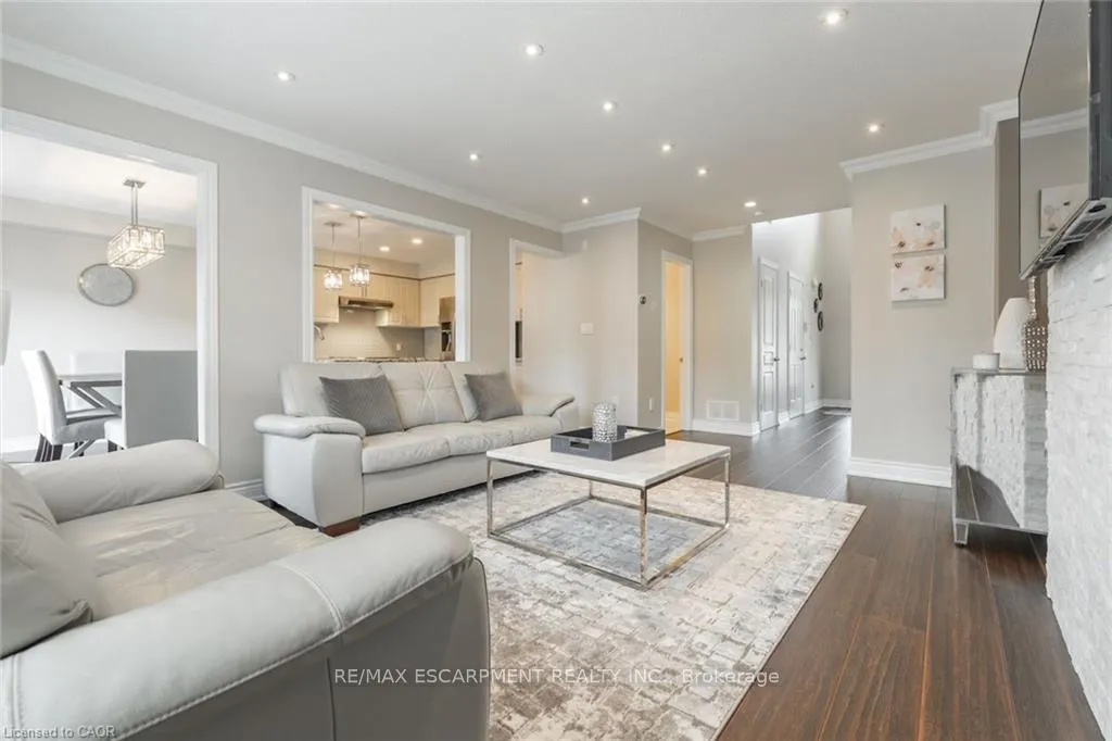 Photo 8 of 89 Keystone Crescent, Hamilton, Stoney Creek — HOMEH