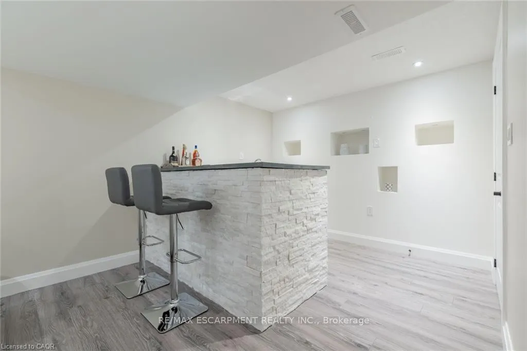 Photo 23 of 89 Keystone Crescent, Hamilton, Stoney Creek — HOMEH