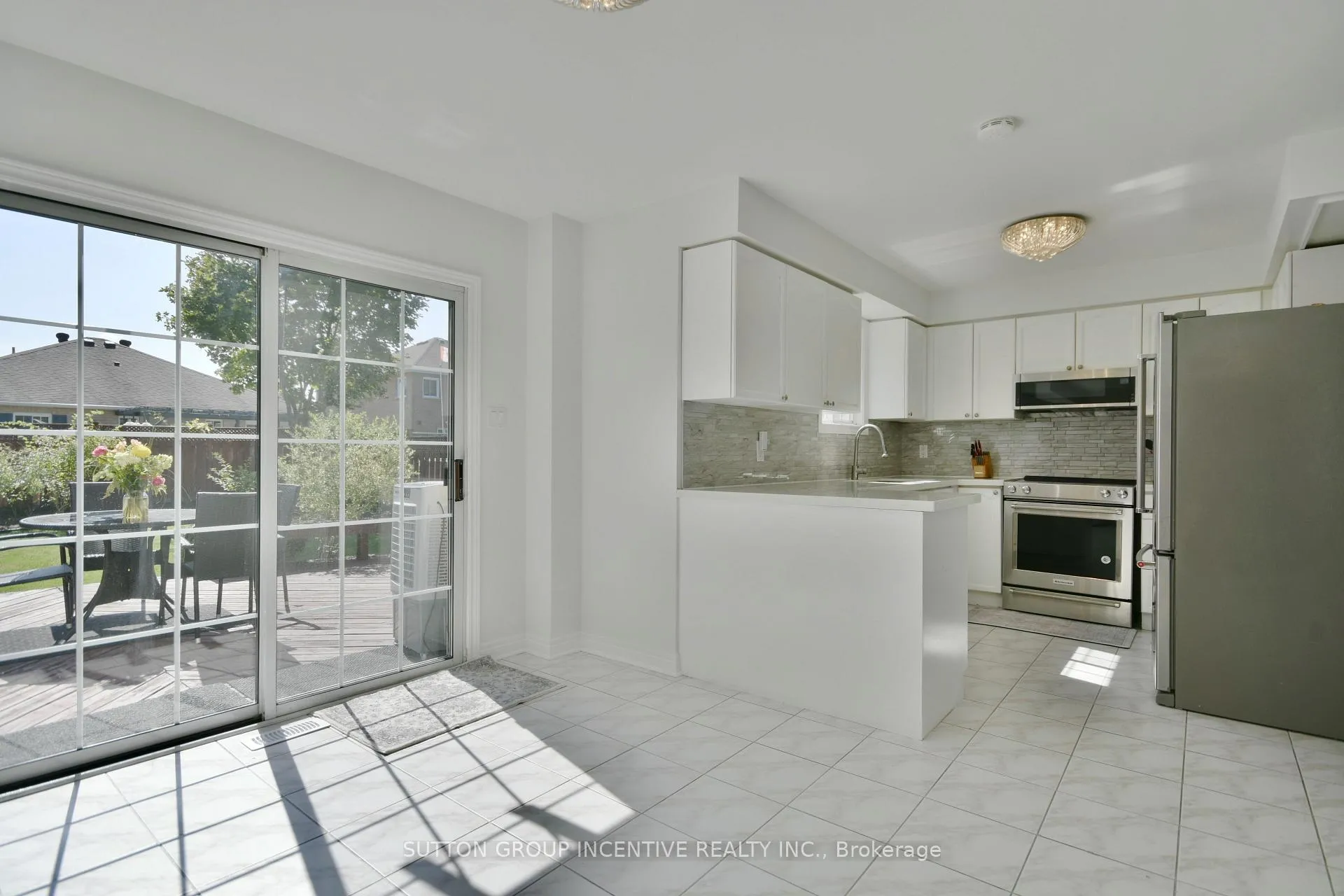 Photo 2 of 33 Speirs Road, Barrie, Holly — HOMEH