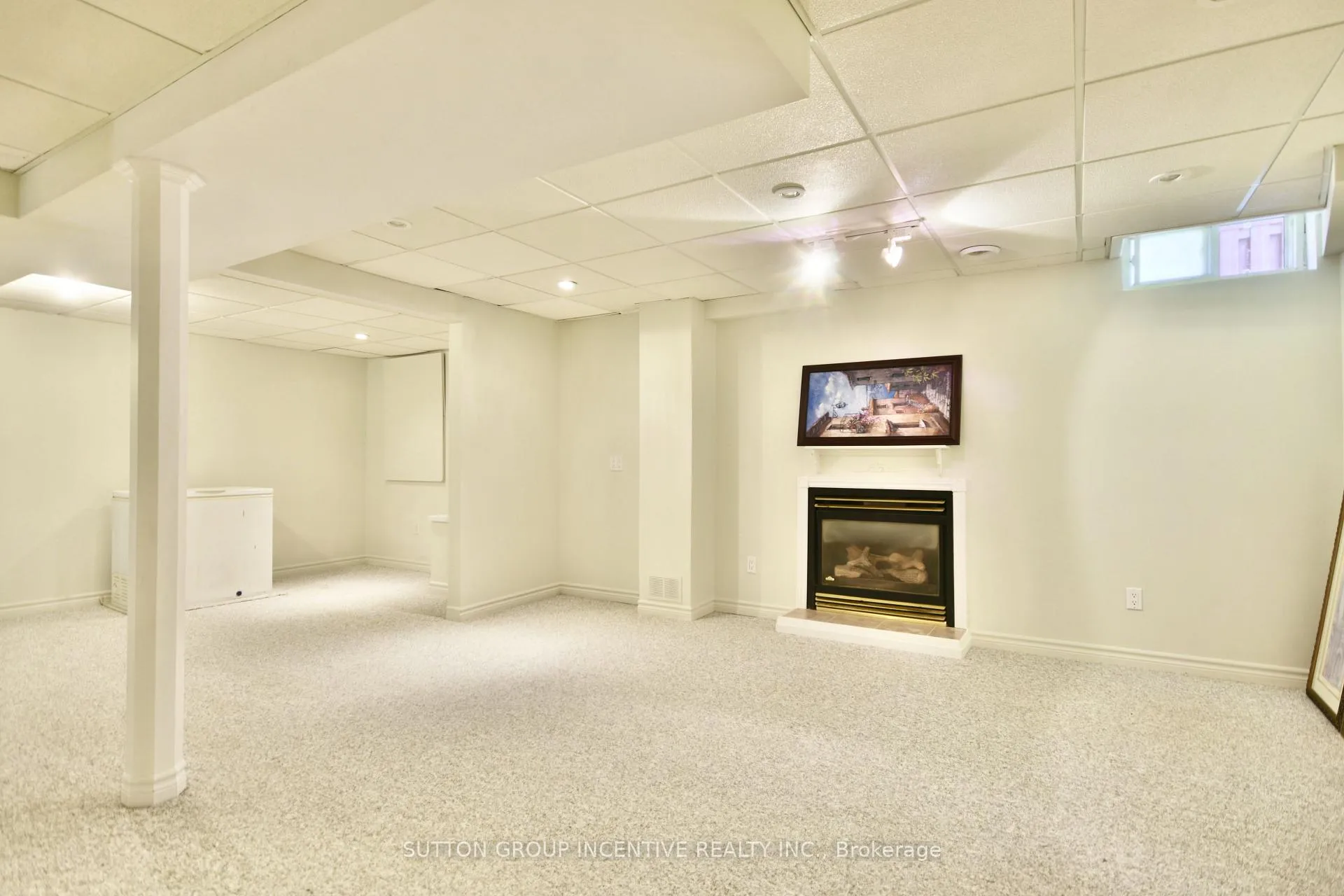 Photo 19 of 33 Speirs Road, Barrie, Holly — HOMEH