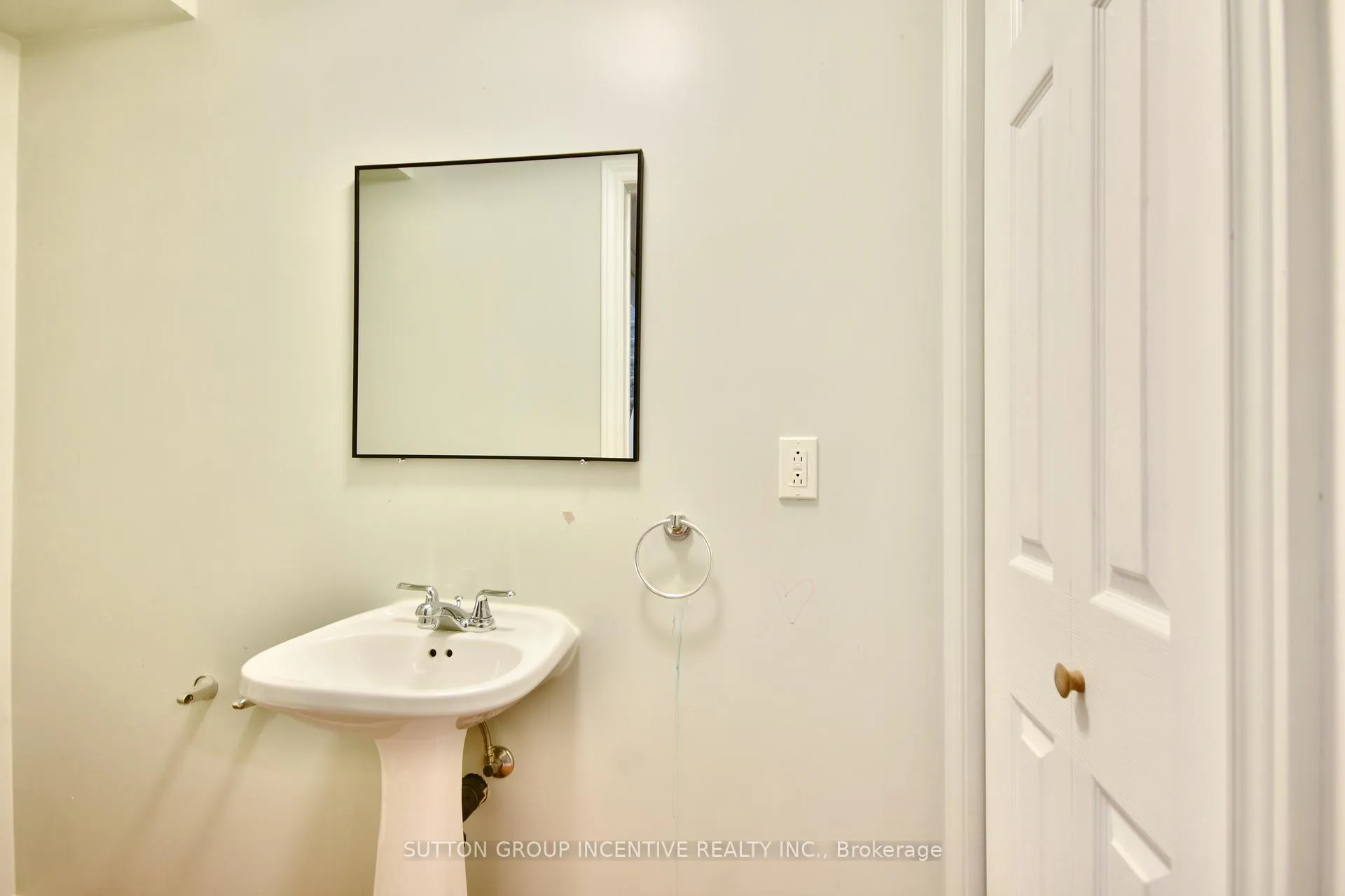 Photo 20 of 33 Speirs Road, Barrie, Holly — HOMEH