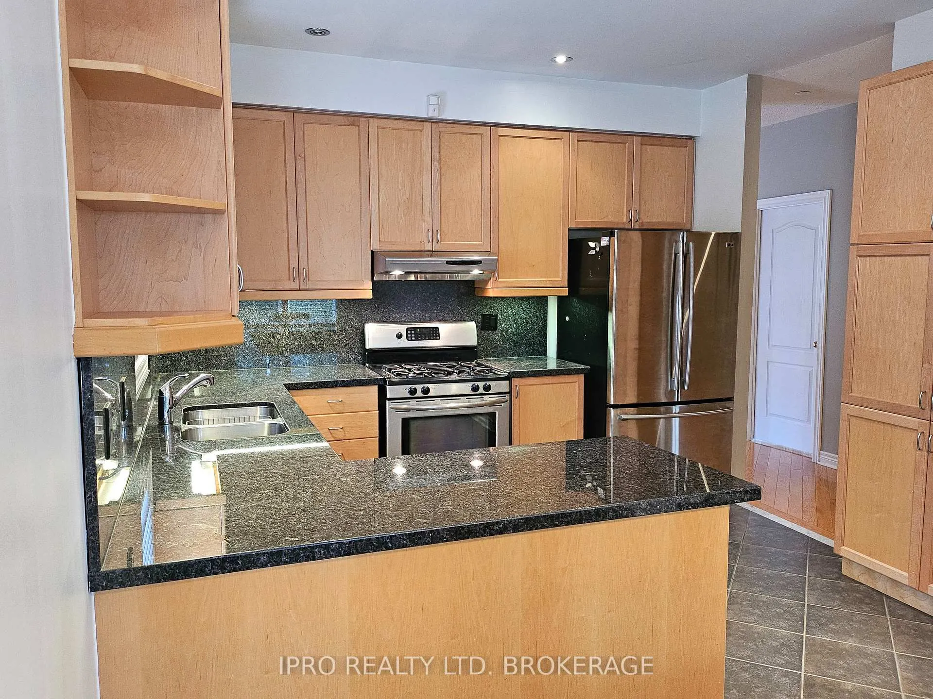 Photo 13 of 135 Michelle Drive, Vaughan, East Woodbridge — HOMEH