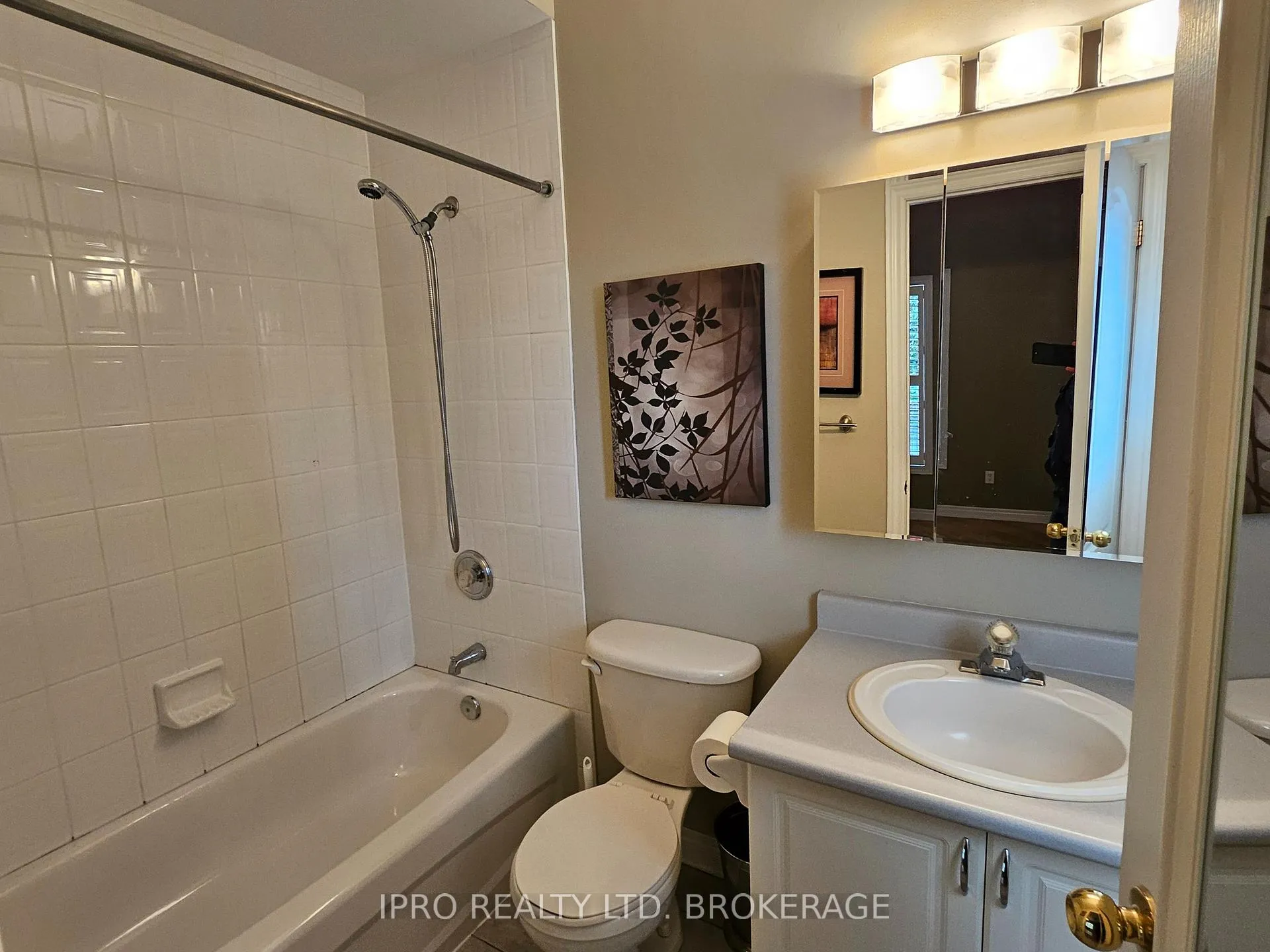 Photo 20 of 135 Michelle Drive, Vaughan, East Woodbridge — HOMEH