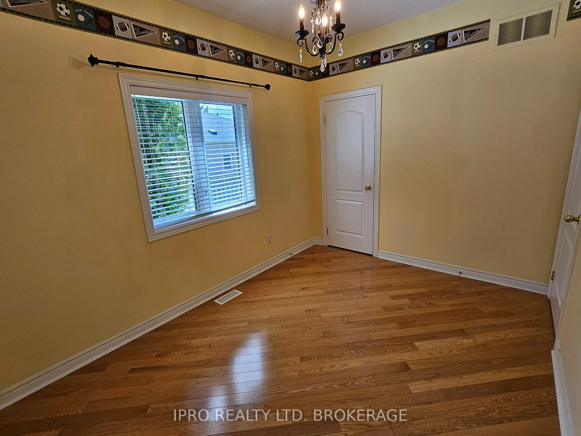 Photo 22 of 135 Michelle Drive, Vaughan, East Woodbridge — HOMEH