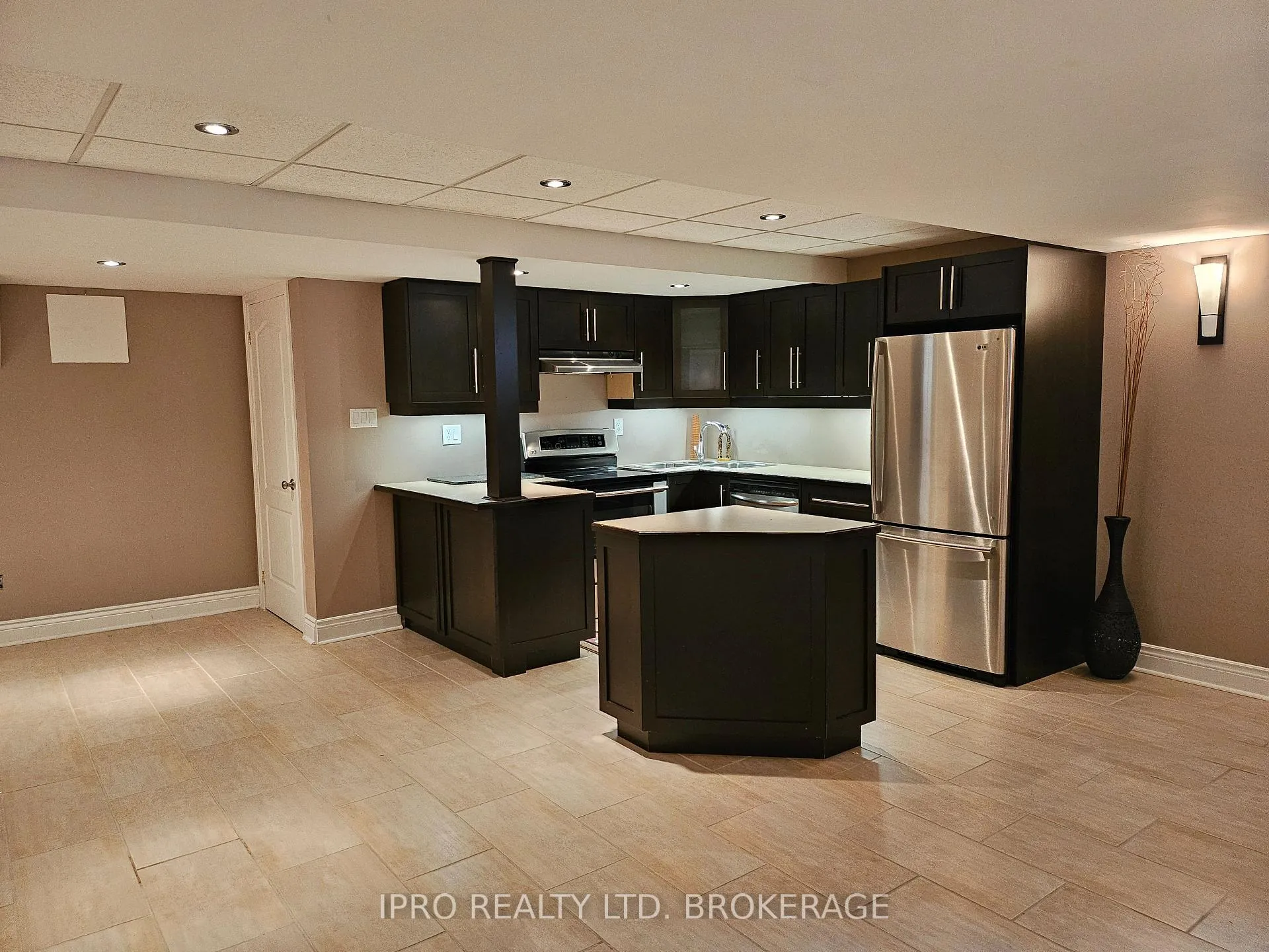 Photo 25 of 135 Michelle Drive, Vaughan, East Woodbridge — HOMEH