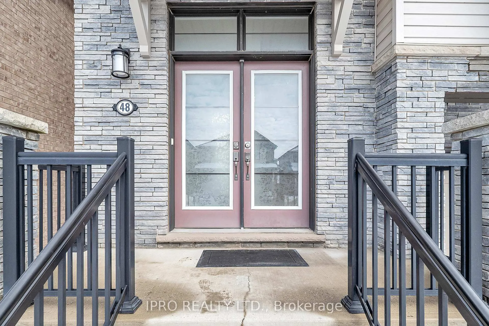 Photo 2 of 48 Prestwick Street, Hamilton, Stoney Creek Mountain — HOMEH