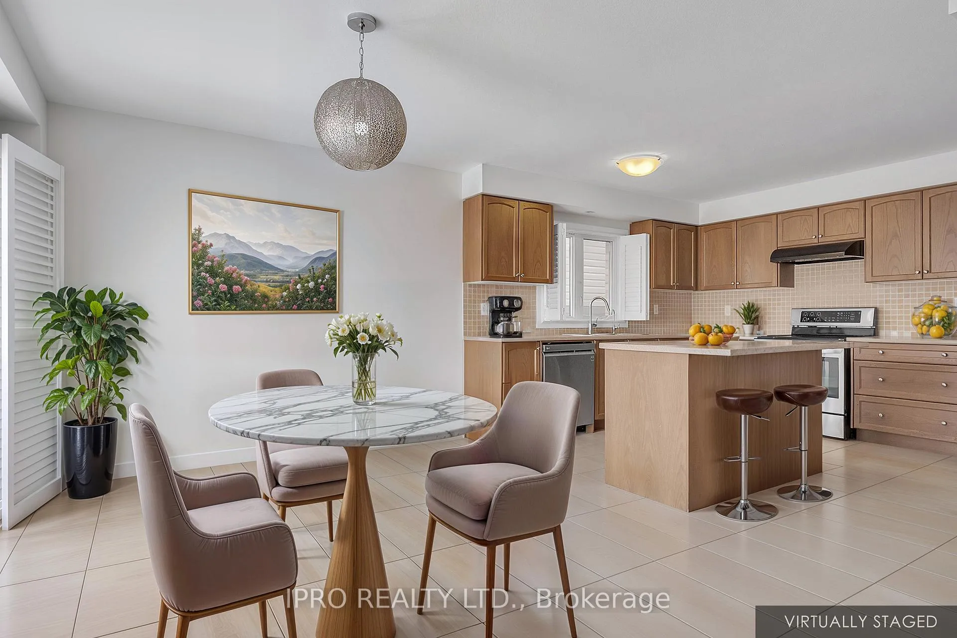 Photo 4 of 48 Prestwick Street, Hamilton, Stoney Creek Mountain — HOMEH
