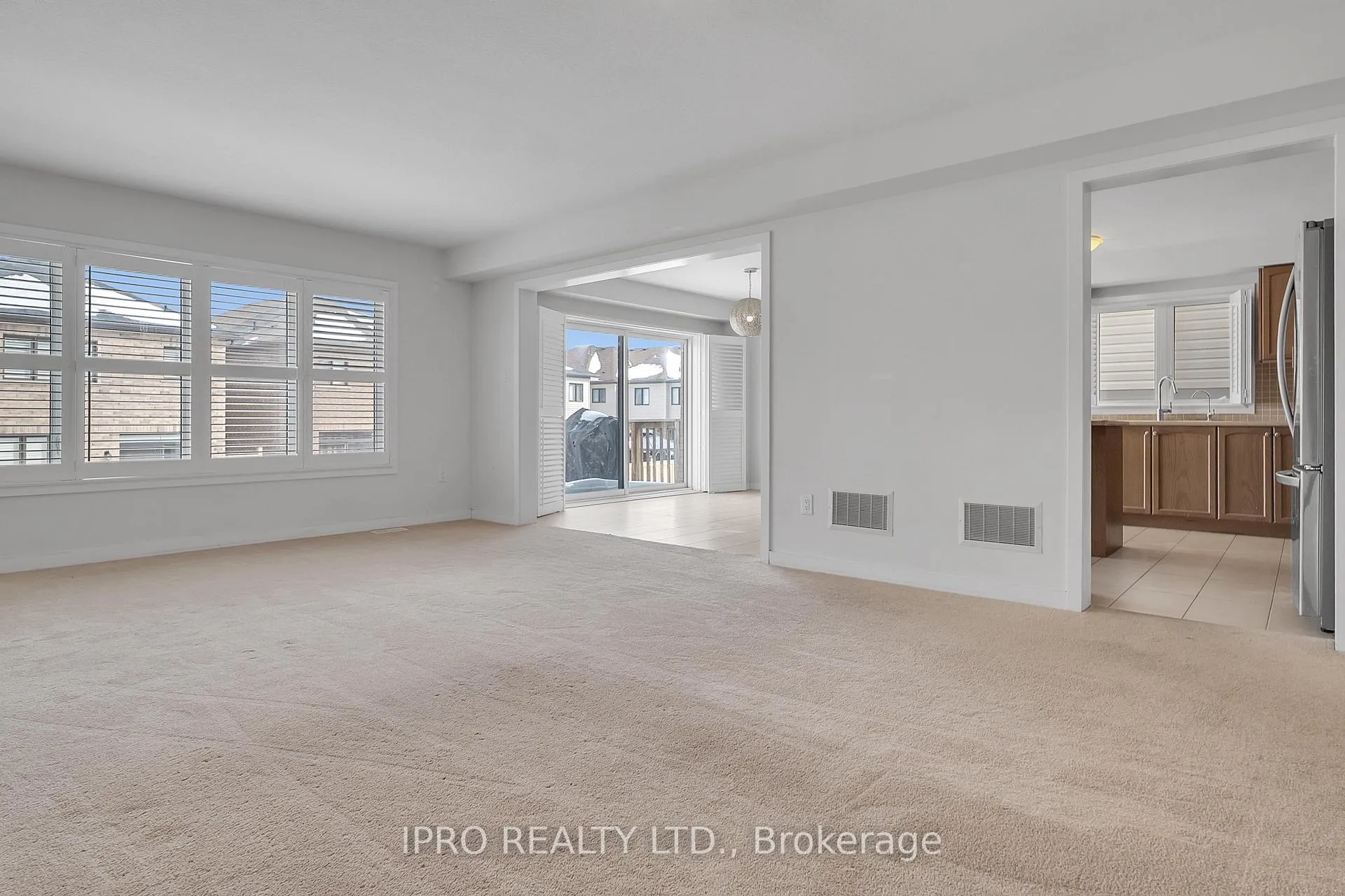 Photo 8 of 48 Prestwick Street, Hamilton, Stoney Creek Mountain — HOMEH
