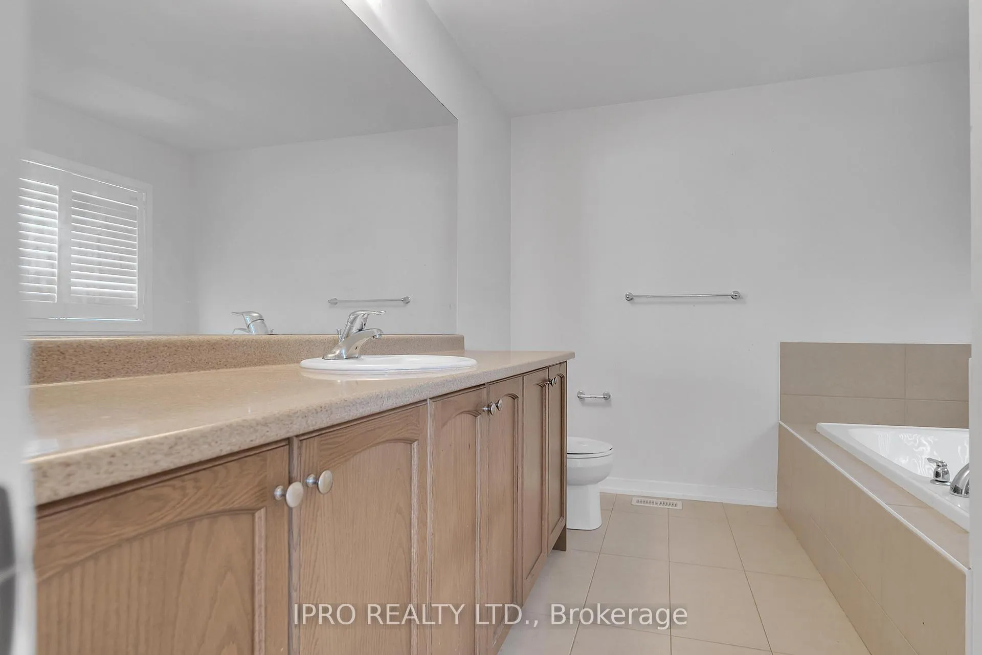 Photo 16 of 48 Prestwick Street, Hamilton, Stoney Creek Mountain — HOMEH