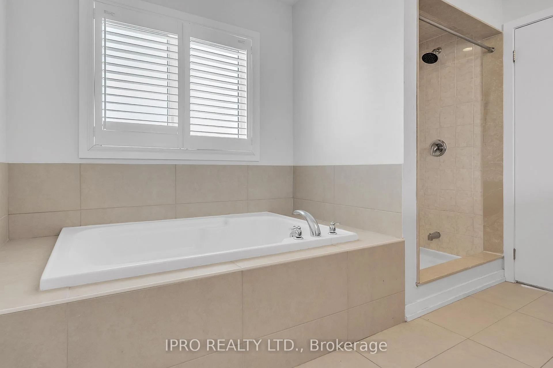 Photo 17 of 48 Prestwick Street, Hamilton, Stoney Creek Mountain — HOMEH