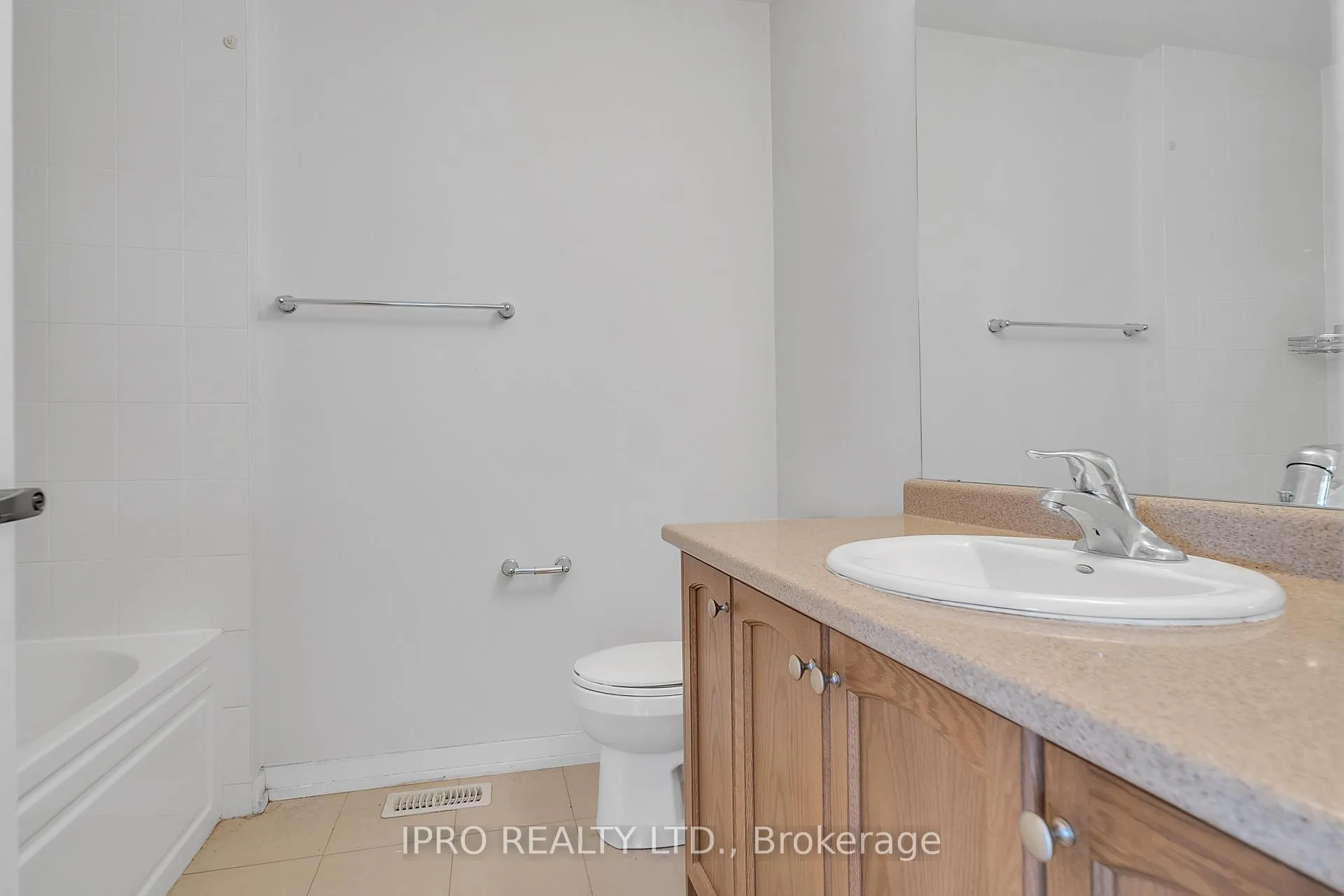 Photo 19 of 48 Prestwick Street, Hamilton, Stoney Creek Mountain — HOMEH