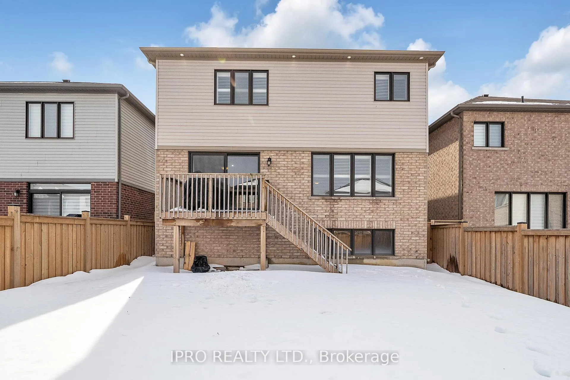 Photo 24 of 48 Prestwick Street, Hamilton, Stoney Creek Mountain — HOMEH