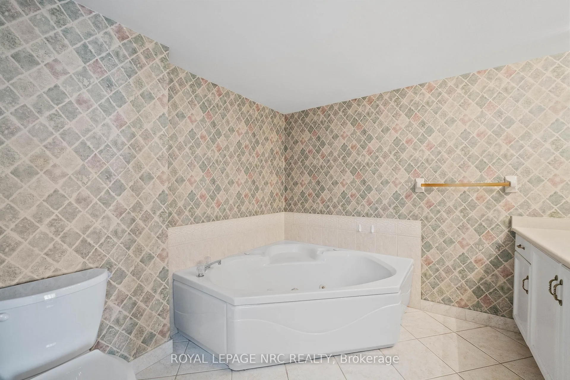 Photo 33 of Unit 605, 162 Martindale Road, St. Catharines, Grapeview — HOMEH
