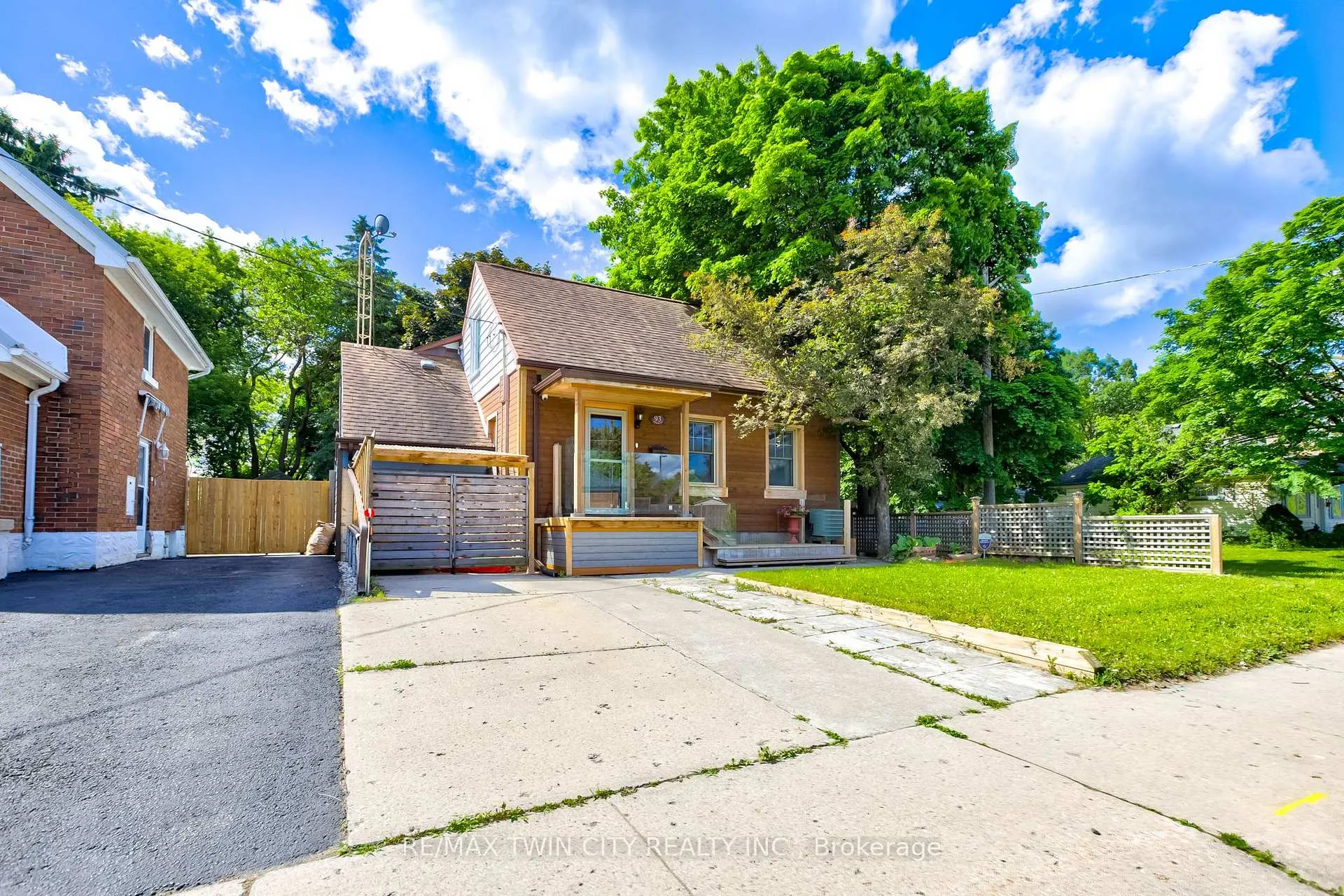 Photo 1 of 93 Stirling Avenue S, Kitchener — HOMEH