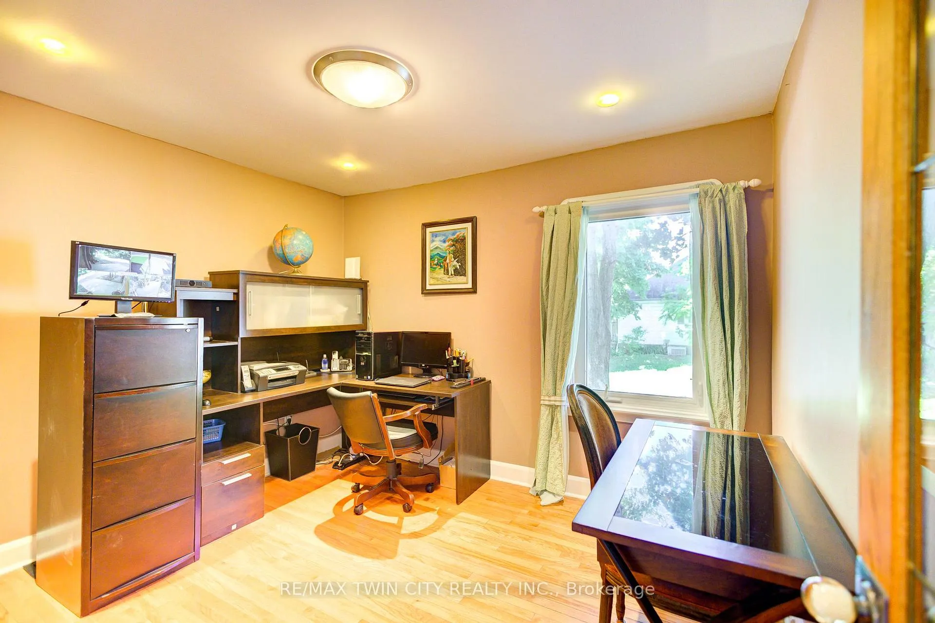 Photo 5 of 93 Stirling Avenue S, Kitchener — HOMEH
