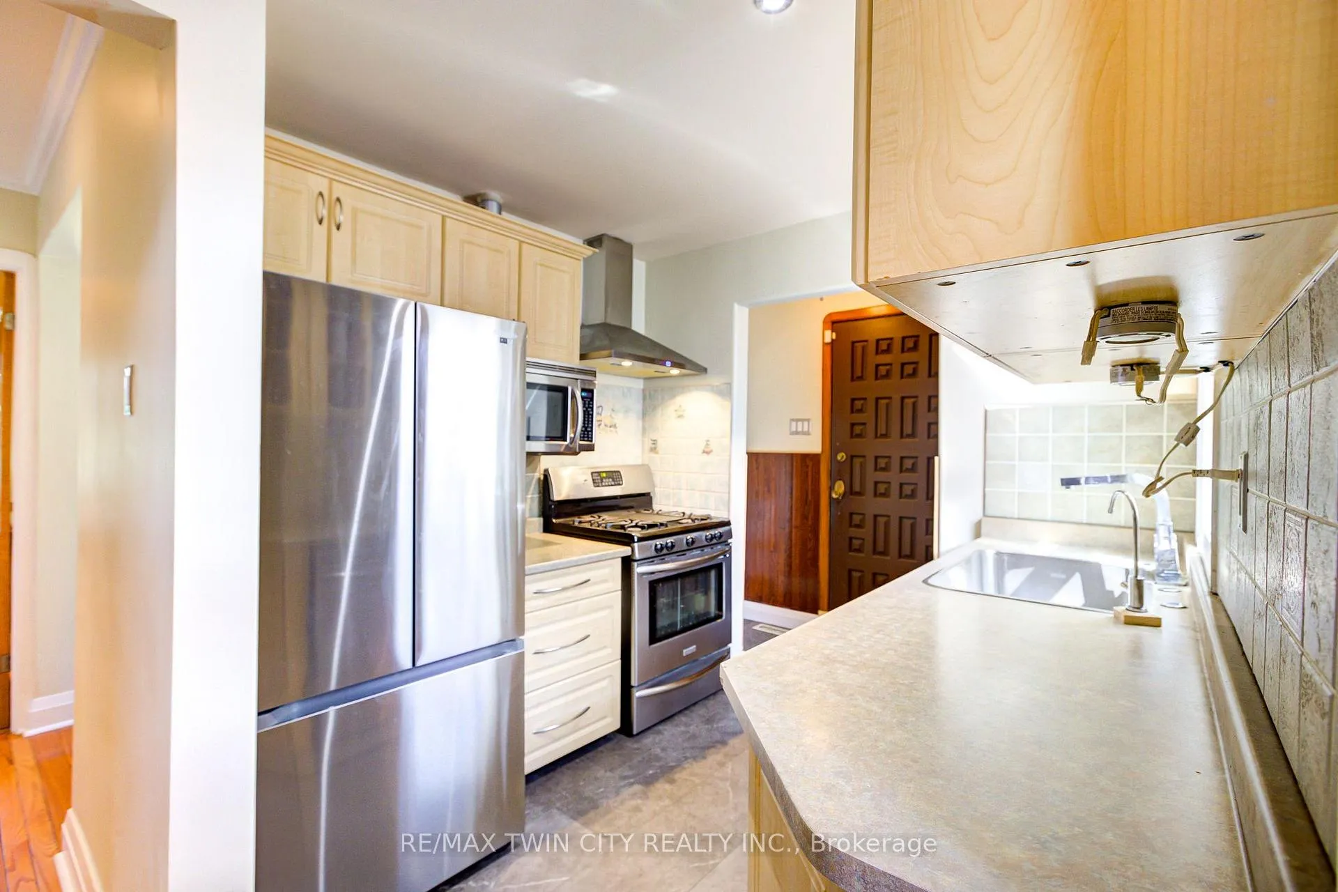 Photo 6 of 93 Stirling Avenue S, Kitchener — HOMEH