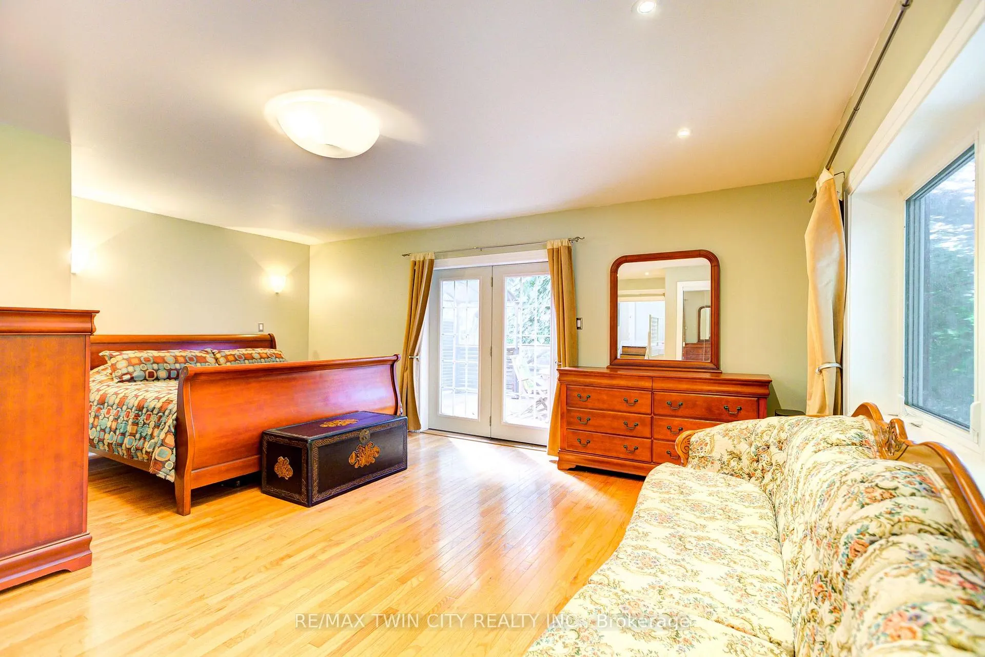 Photo 18 of 93 Stirling Avenue S, Kitchener — HOMEH