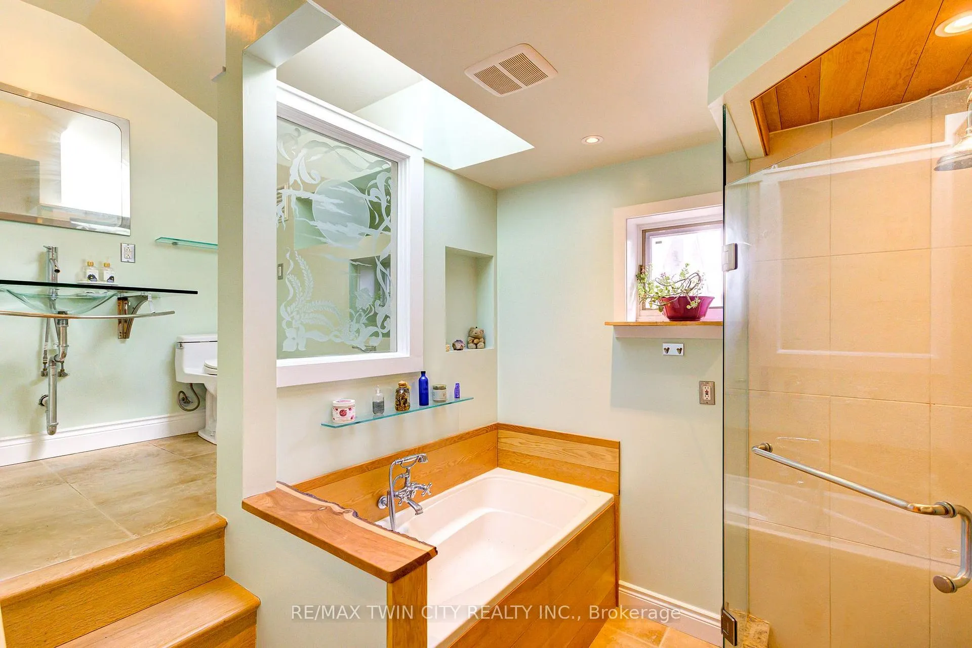 Photo 21 of 93 Stirling Avenue S, Kitchener — HOMEH