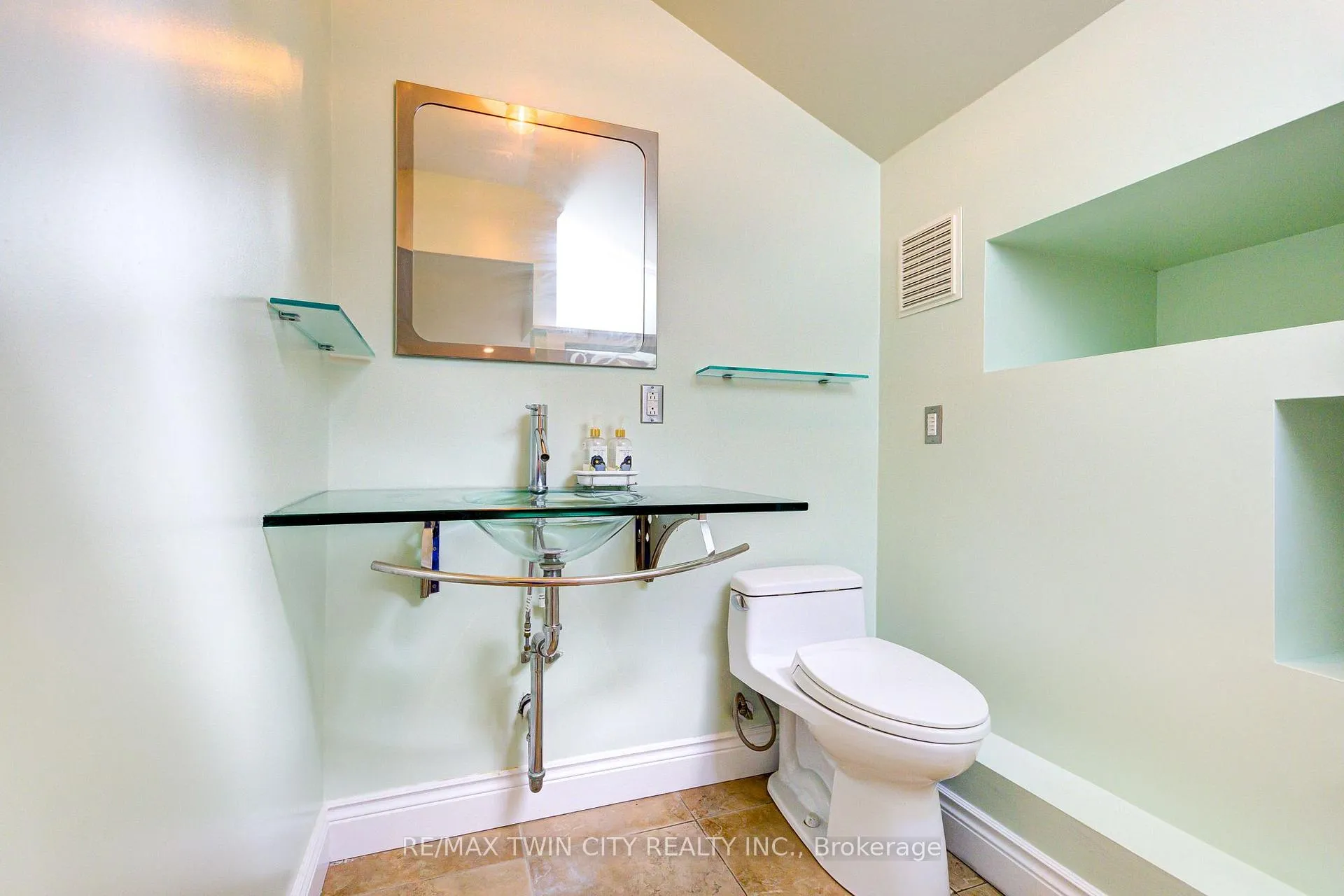 Photo 22 of 93 Stirling Avenue S, Kitchener — HOMEH