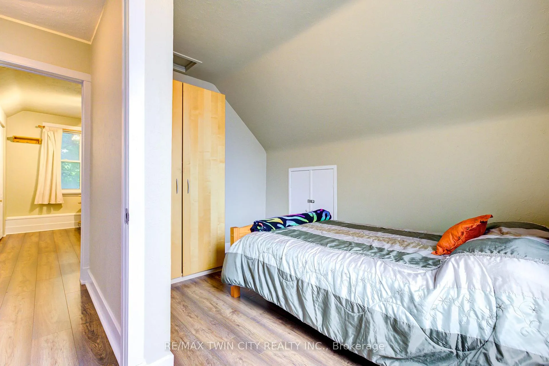 Photo 24 of 93 Stirling Avenue S, Kitchener — HOMEH