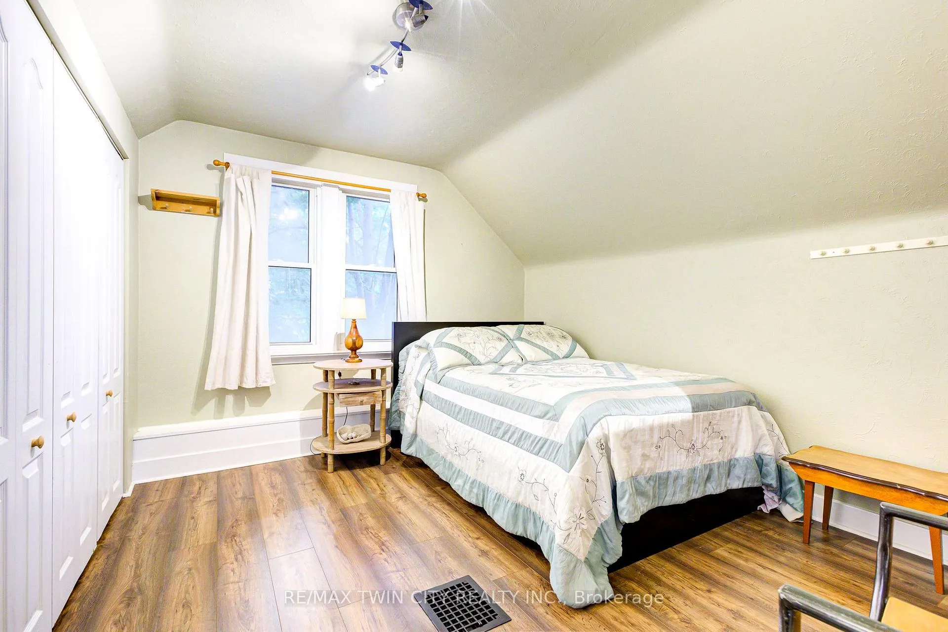 Photo 25 of 93 Stirling Avenue S, Kitchener — HOMEH
