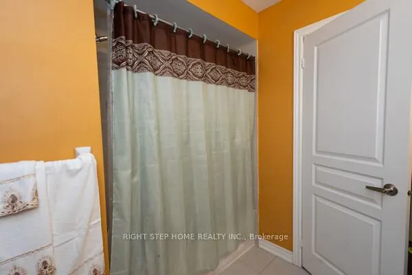 Photo 3 of 29 Watson Drive S, New Tecumseth, Tottenham — HOMEH