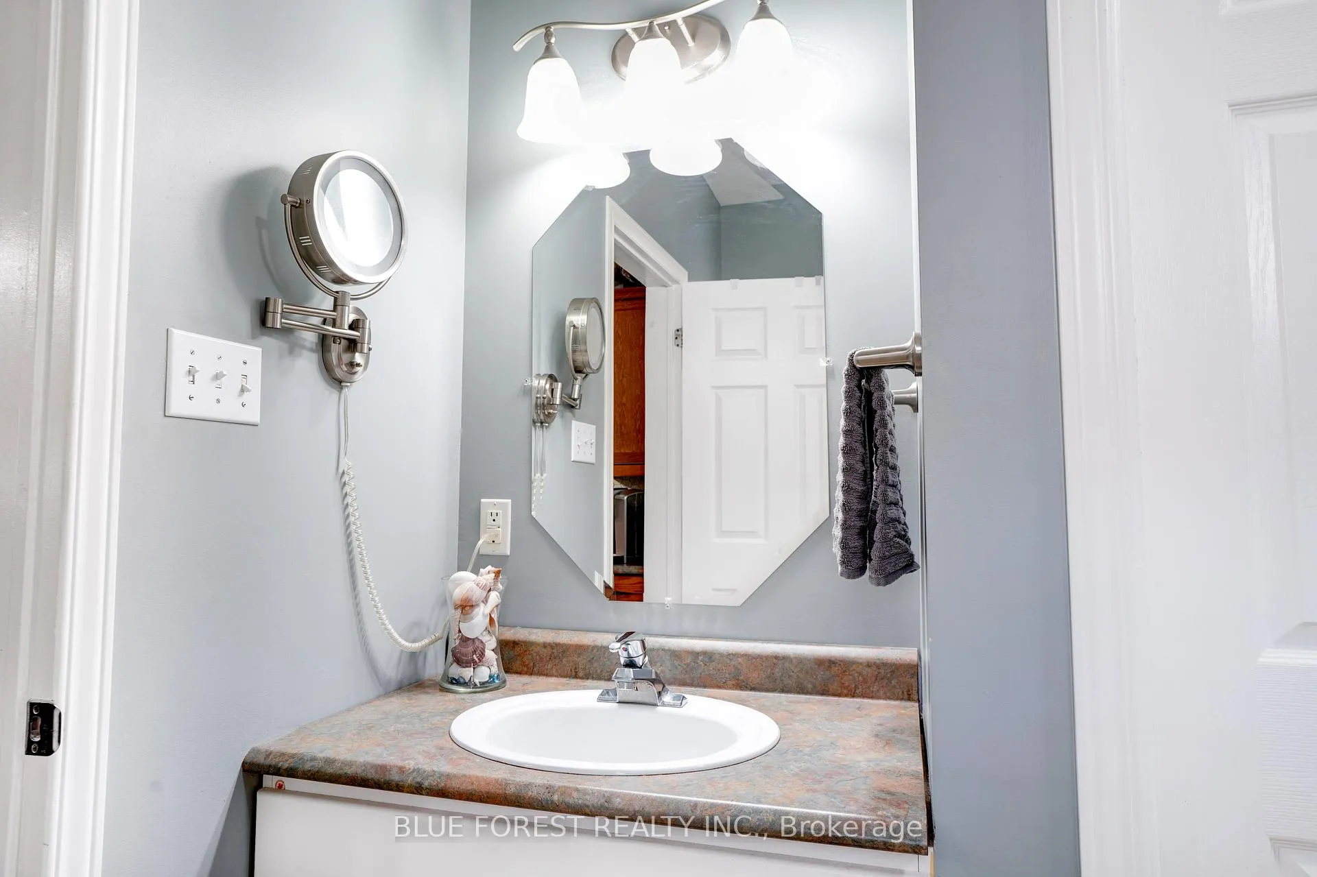 Photo 21 of 210 Jane Street, West Elgin, Rodney — HOMEH