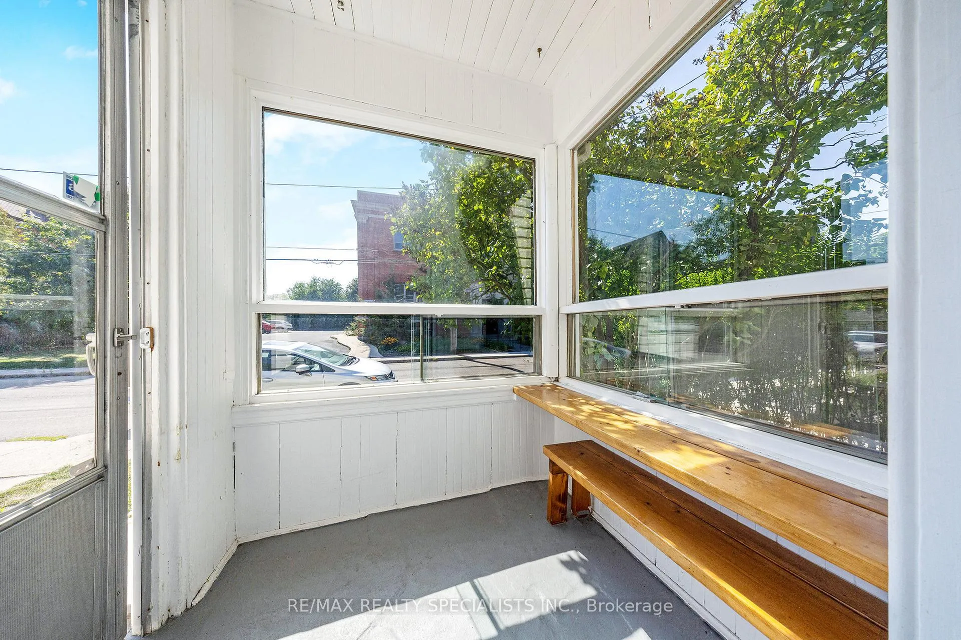 Photo 3 of 356 Hunter Street W, Hamilton, Kirkendall — HOMEH