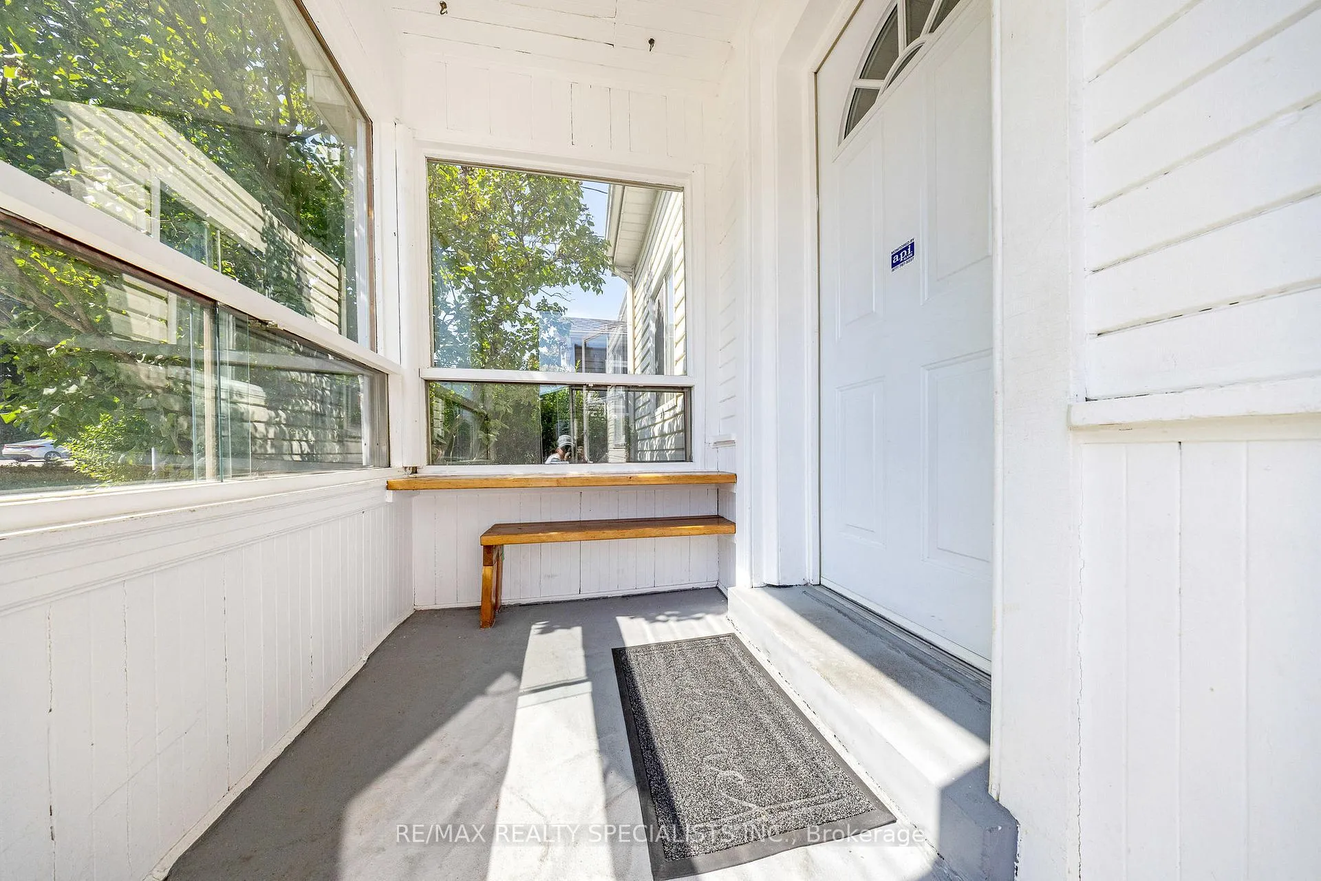 Photo 4 of 356 Hunter Street W, Hamilton, Kirkendall — HOMEH