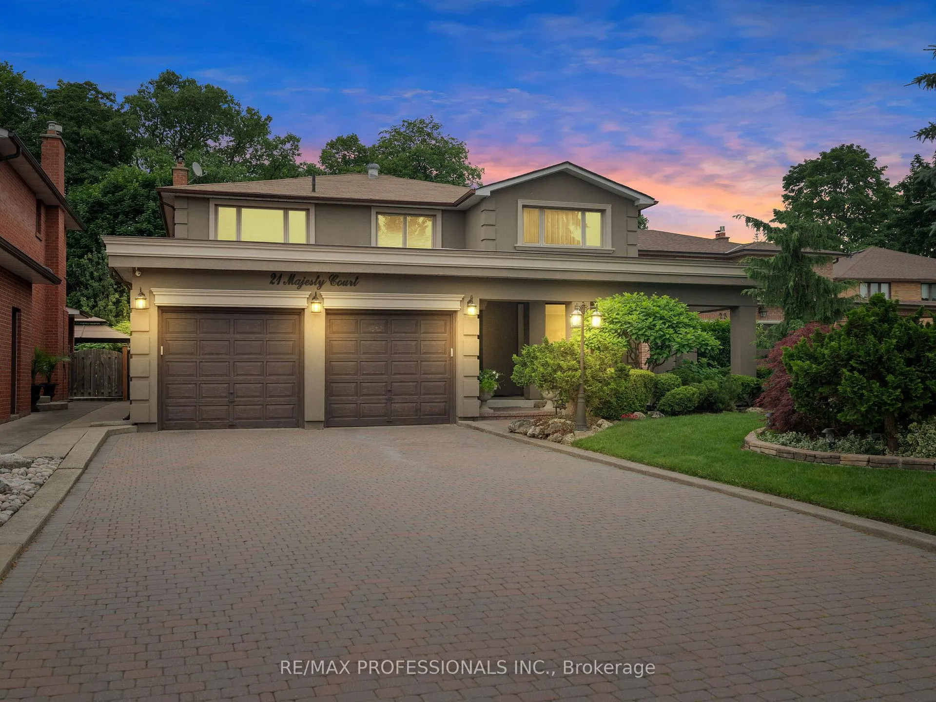 Photo 3 of 21 Majesty Court, Vaughan, East Woodbridge — HOMEH