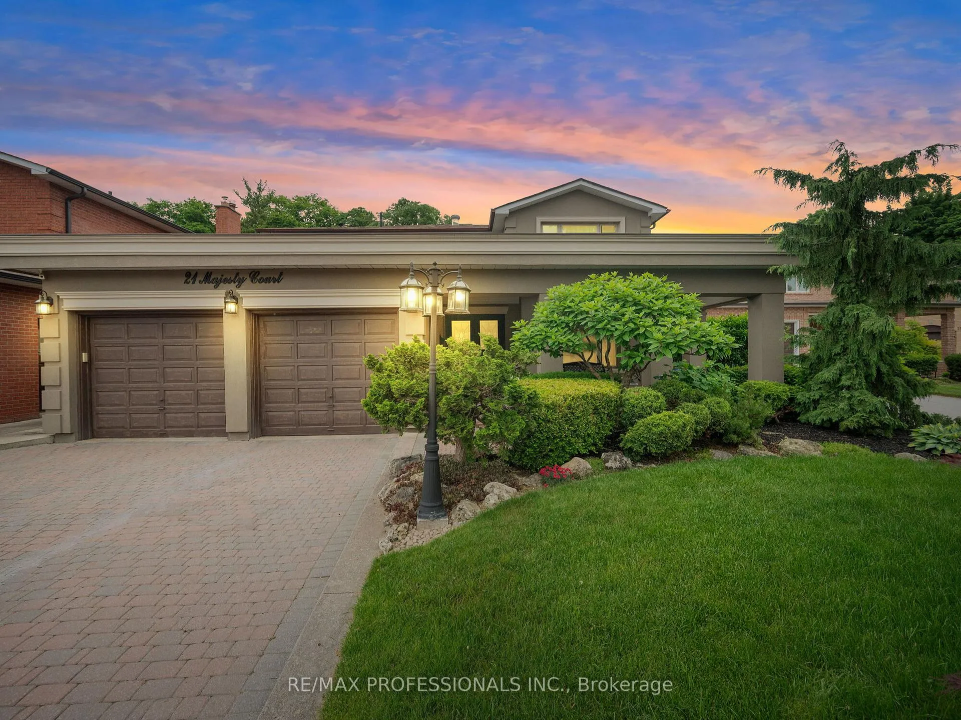 Photo 5 of 21 Majesty Court, Vaughan, East Woodbridge — HOMEH