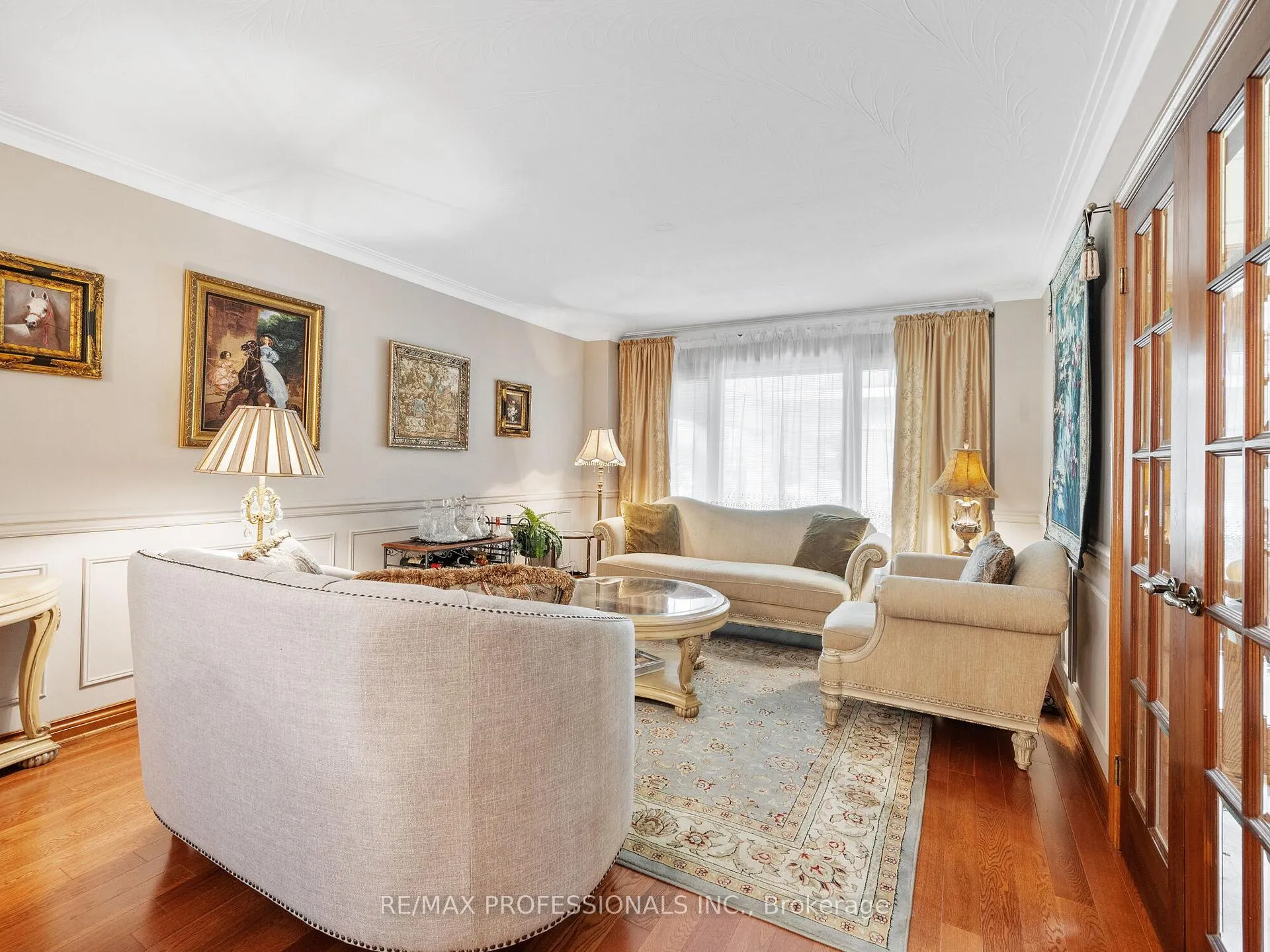 Photo 7 of 21 Majesty Court, Vaughan, East Woodbridge — HOMEH